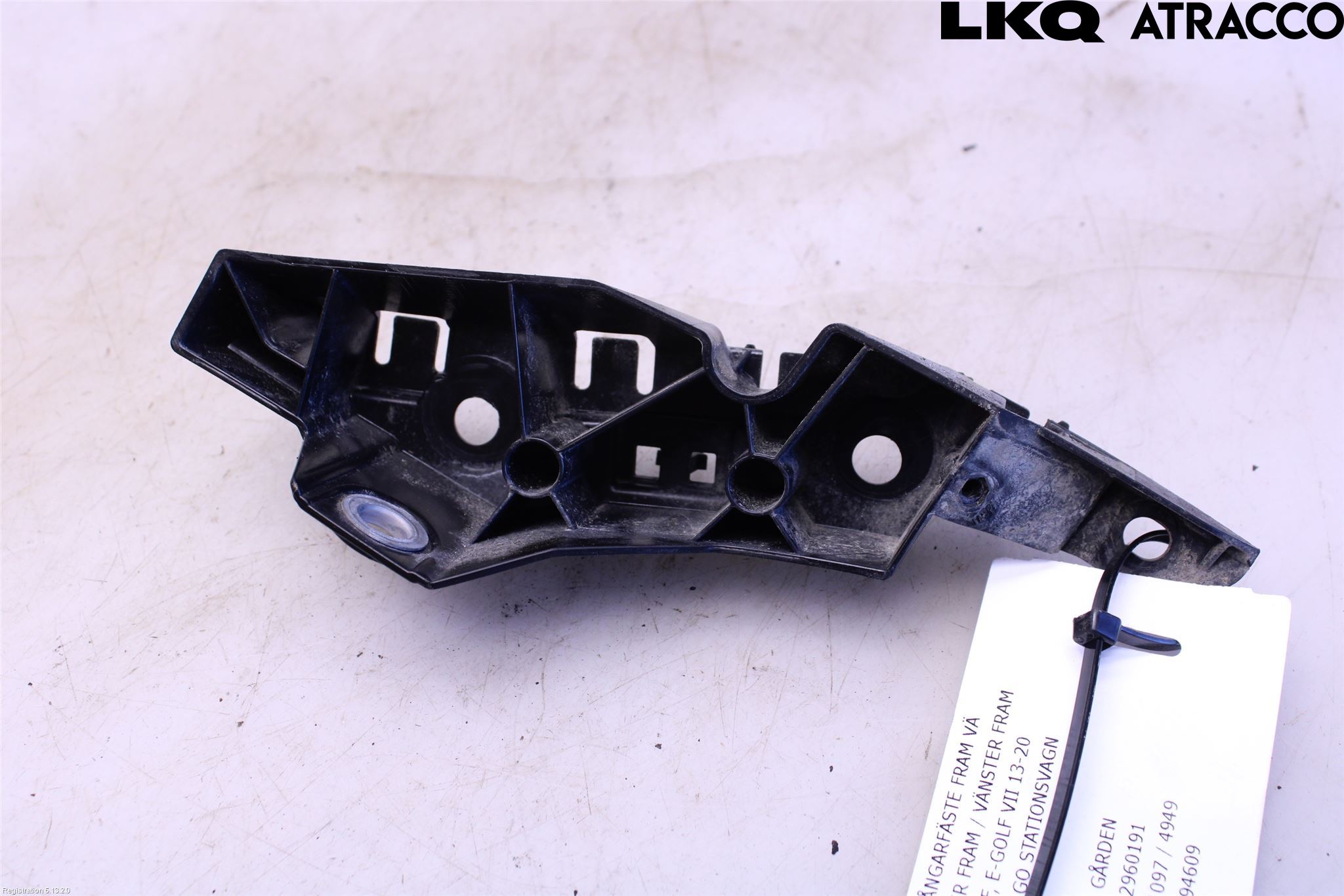 Volkswagen VW GOLF / E-GOLF VII 13-20 Støtfangerfeste Foran Venstre