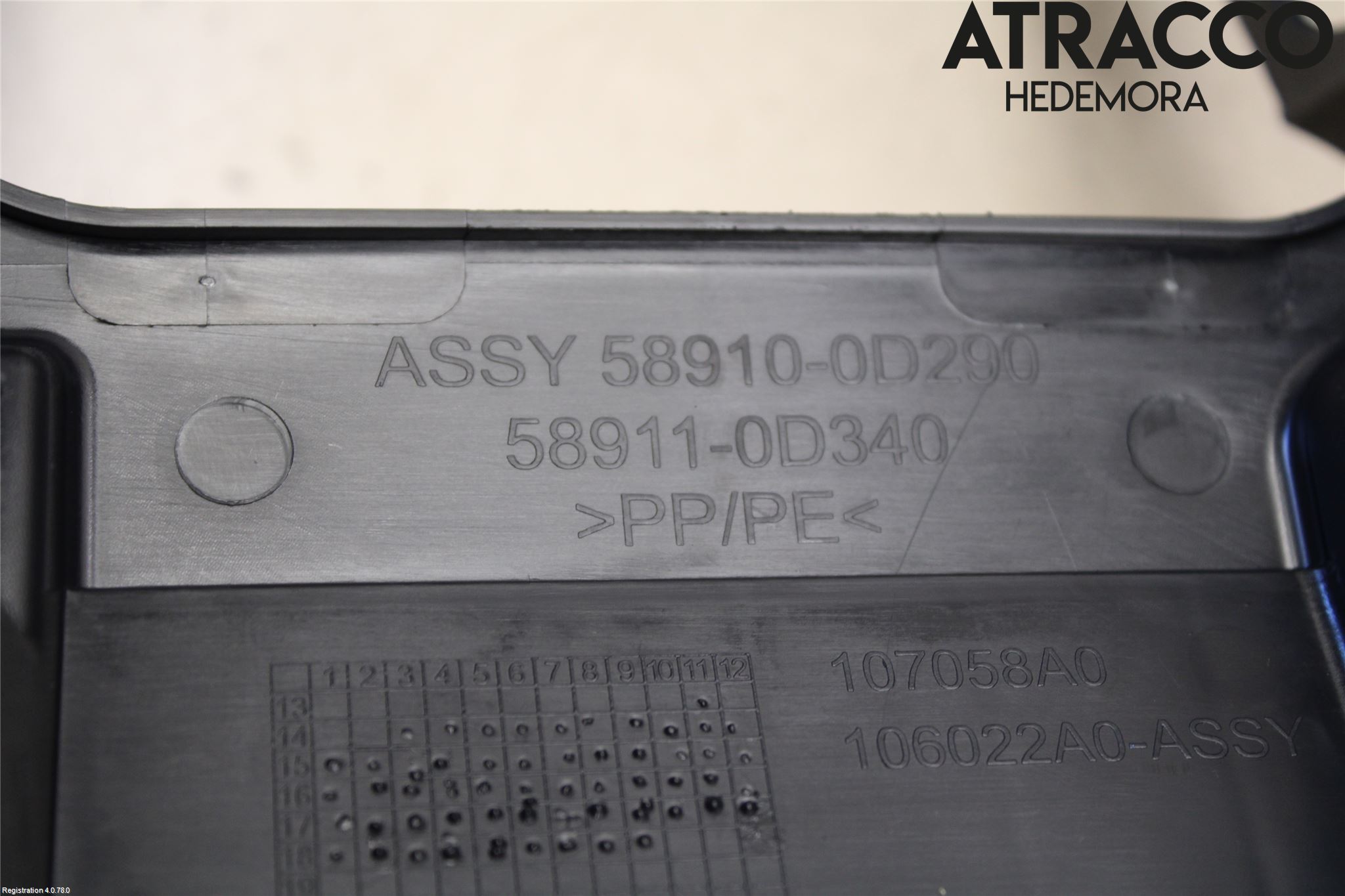 Toyota YARIS XP130 15-20 Instrumentkonsoll Midt