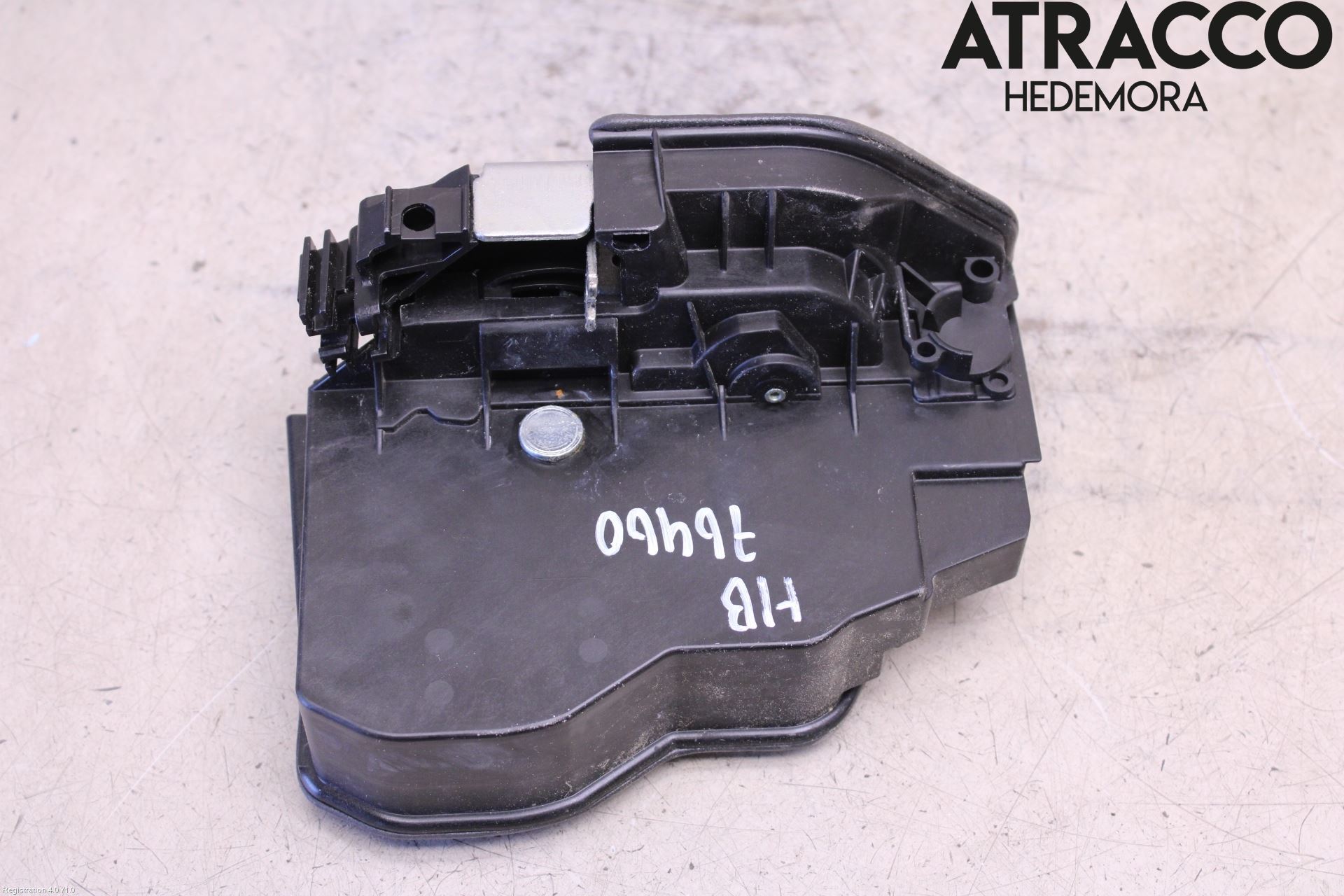 BMW 3 F30/F31/F80 12-19 Dørlås - Låsekasse