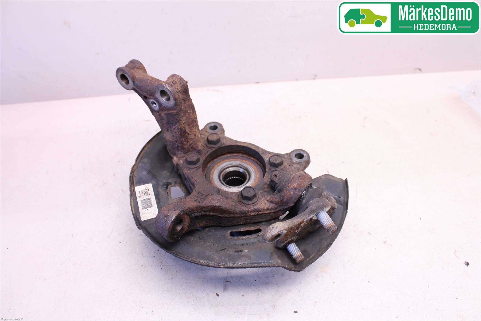 Toyota AVENSIS 09-15 Spindel Vf