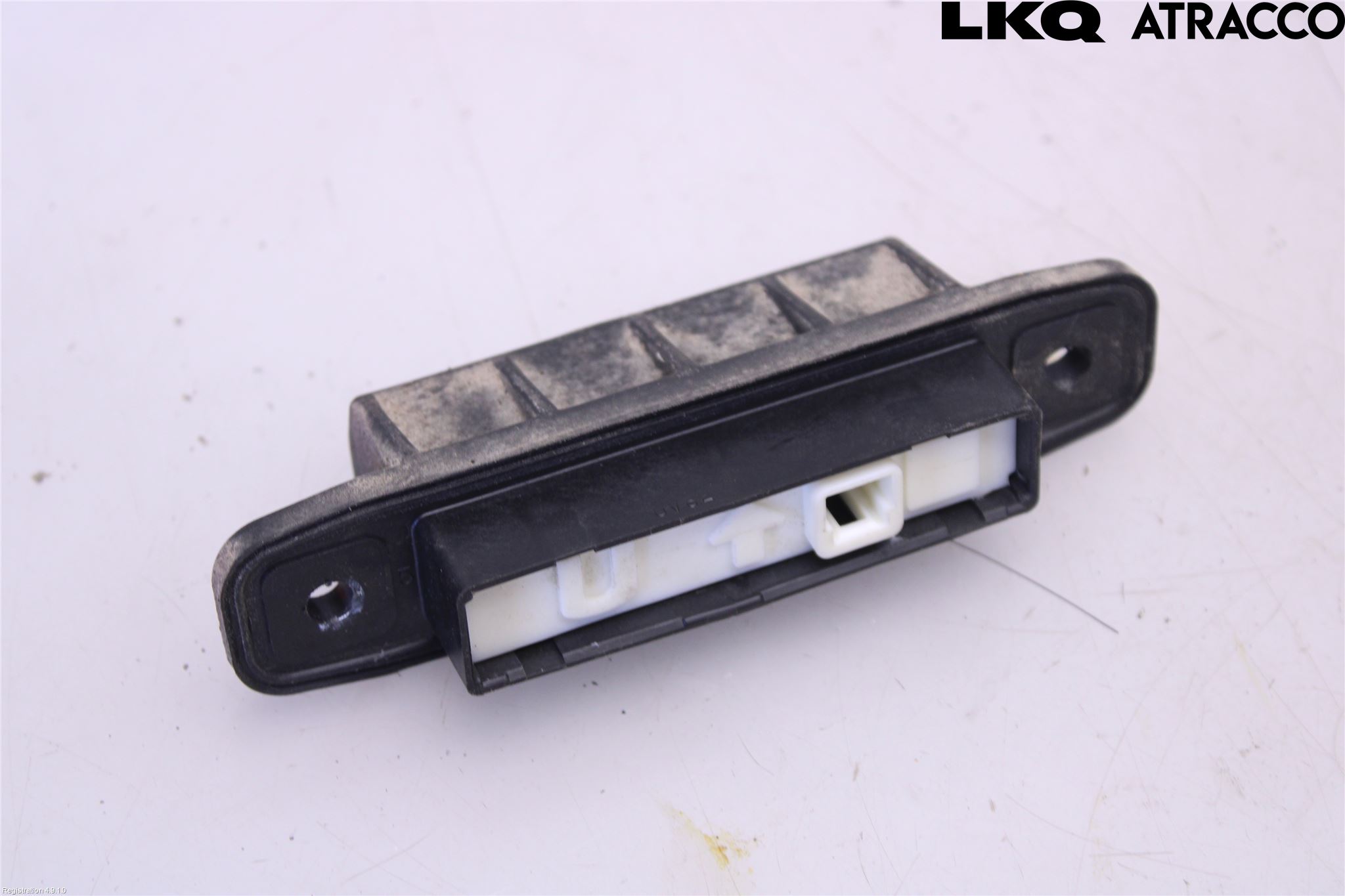 Toyota AVENSIS 16-18 Bakluke Handtak Ytre