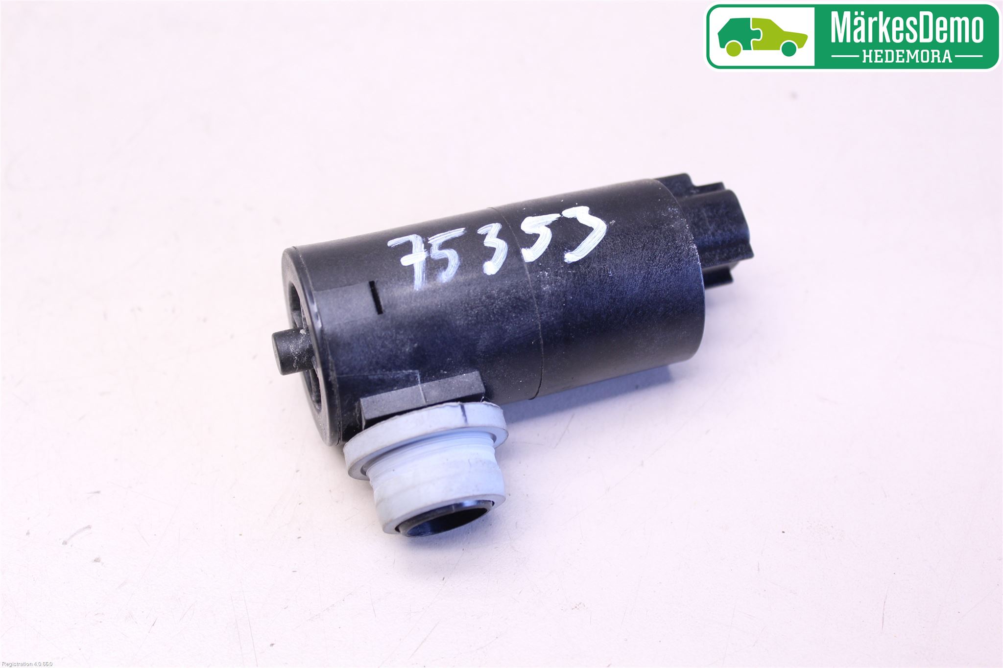 Toyota AVENSIS 16-18 Spylerpumpe Frontrute