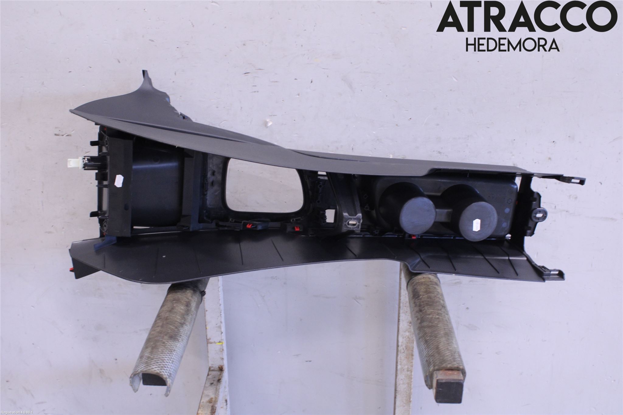 Toyota YARIS CROSS XP21 21- Innr Konsoll-Lomme