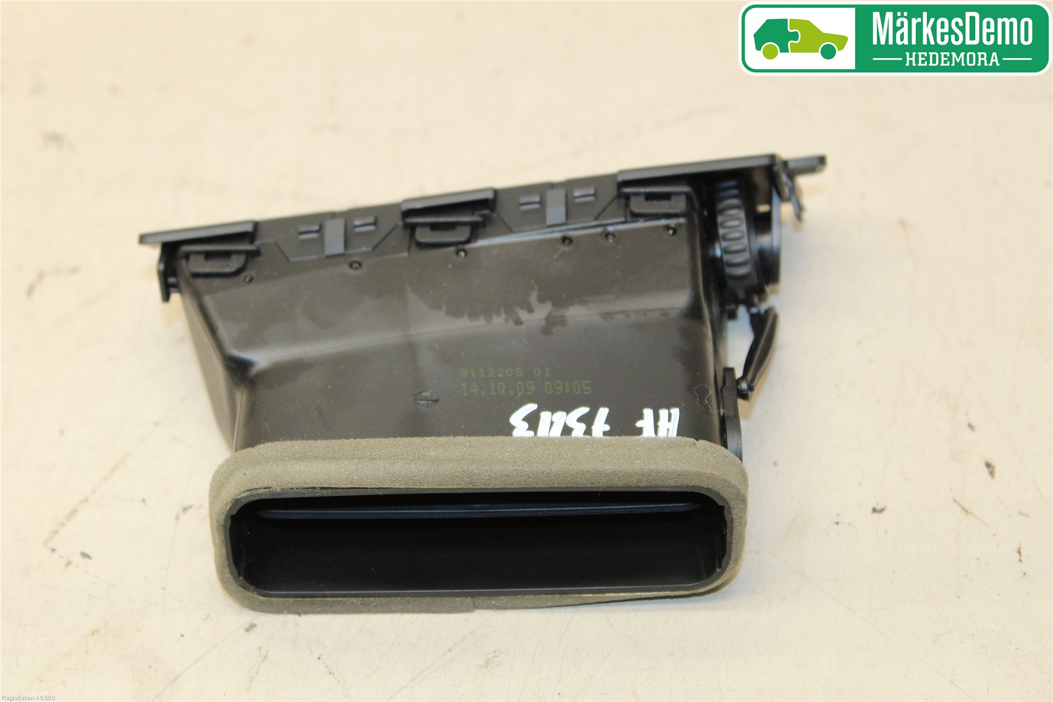BMW 5 E60/61 Sed/Tou 02-10 Dashbord Kanal - Dyse