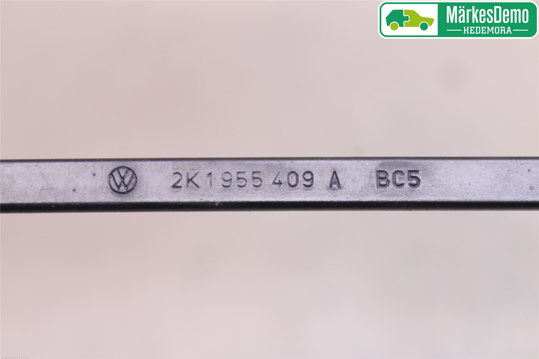 Volkswagen VW CADDY      04-10 Viskerarm-Armer Frontrute