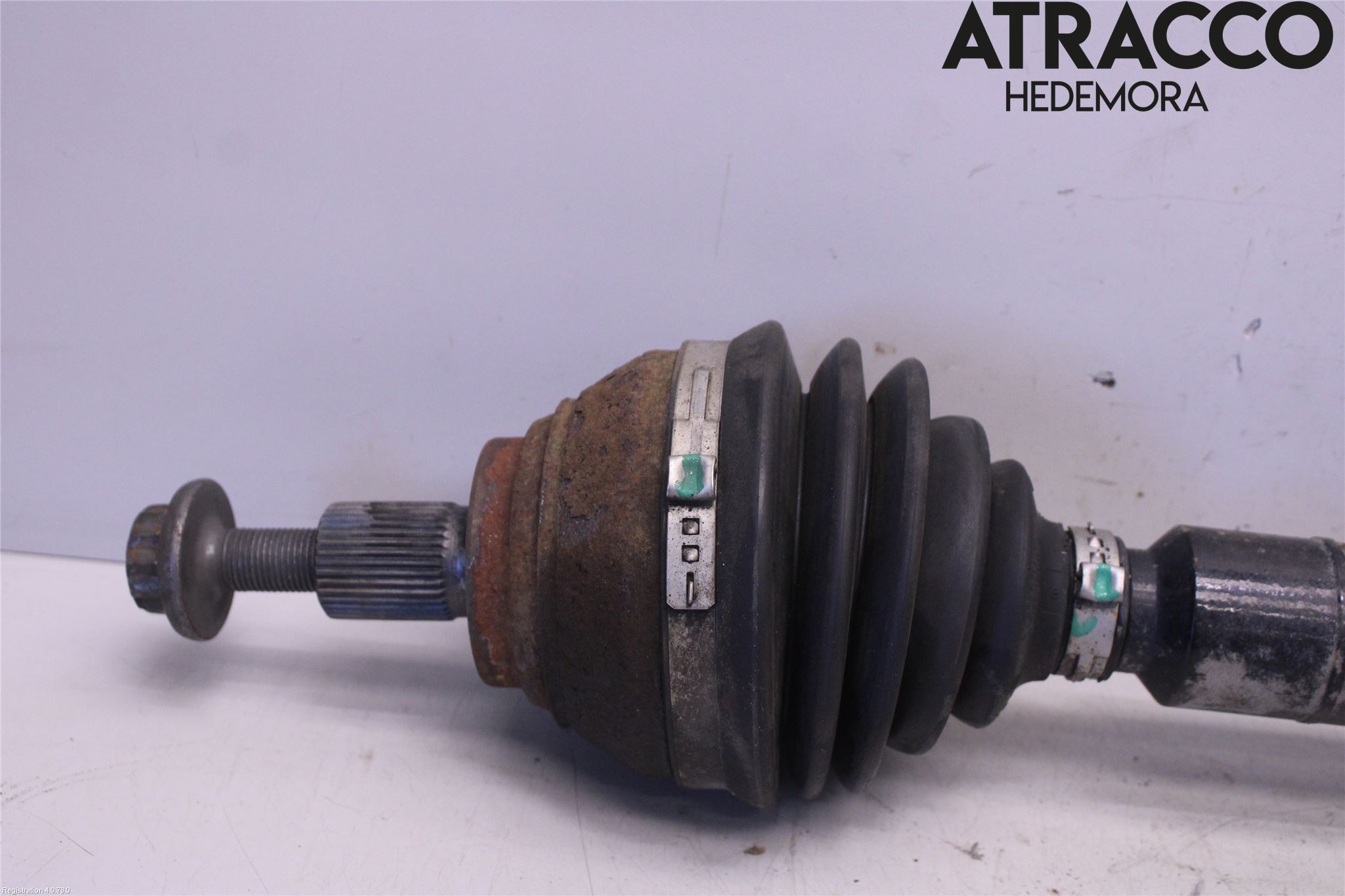 Volkswagen VW PASSAT 15-19 Drivaksel Foran Kompl Høyre