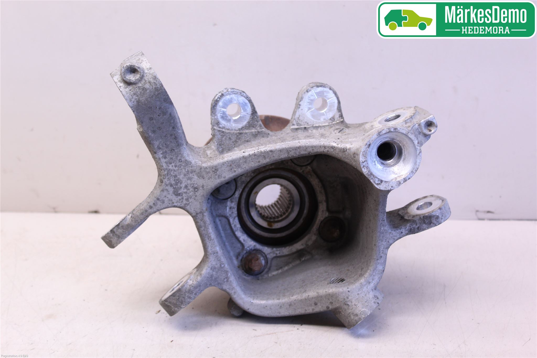 BMW 5 F10/F11/F18 09-17 Spindel Vb