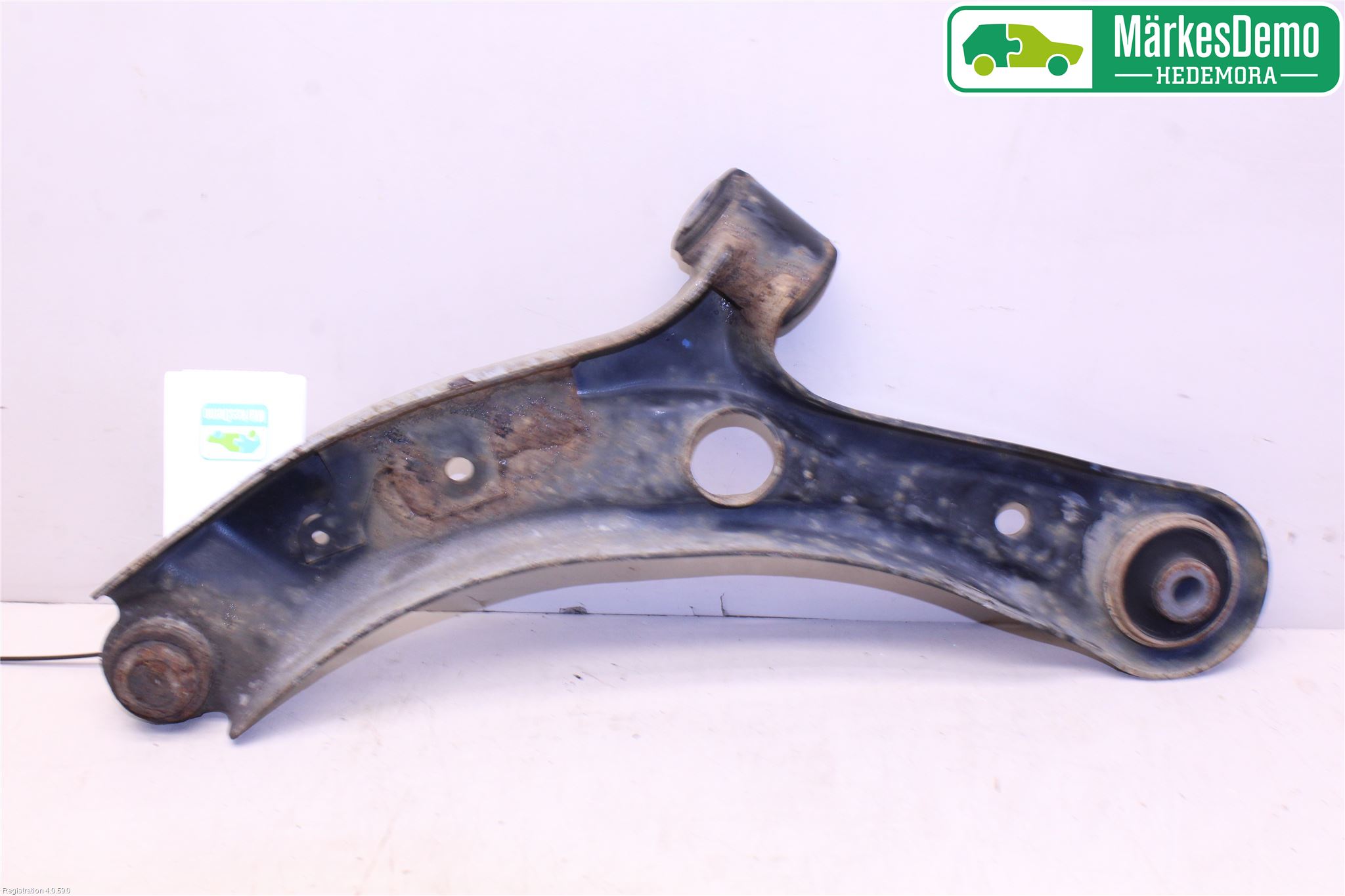 Suzuki SWIFT 11-16 Bærearm Foran Høyre Nedre