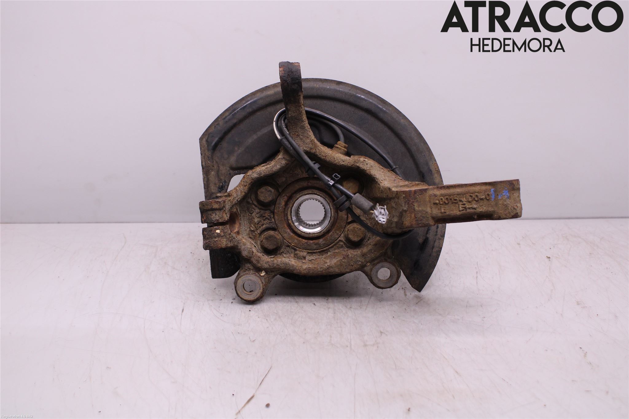 Nissan QASHQAI+2  10-14 Spindel Vf