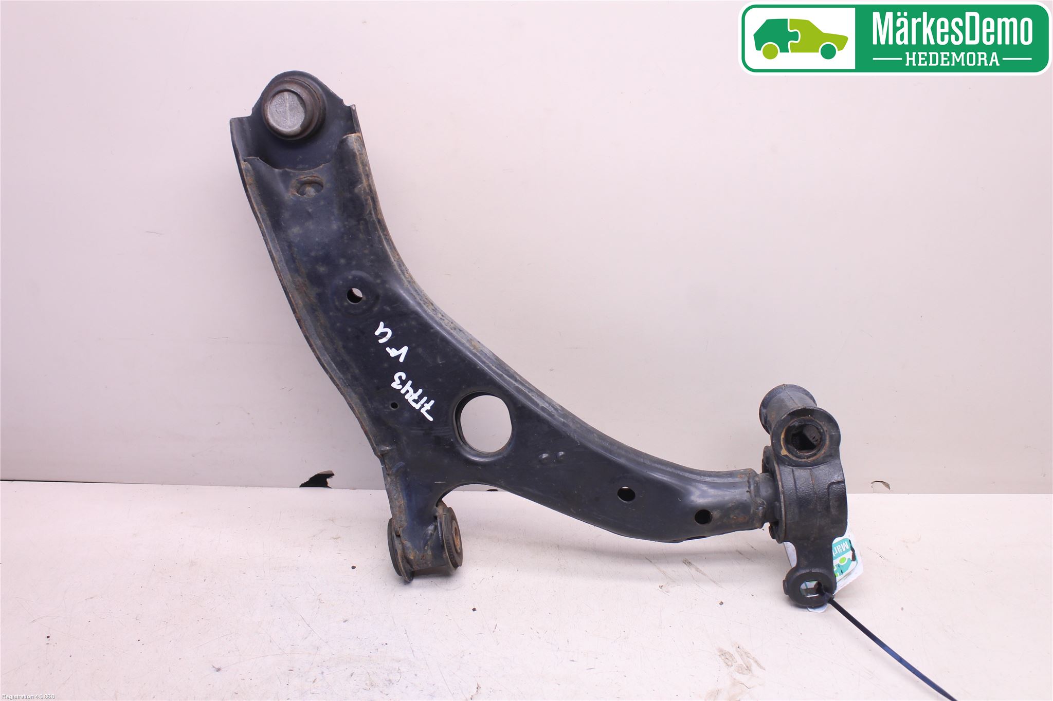 Mazda 3 III 14-19 Bærearm Foran Venstre Nedre