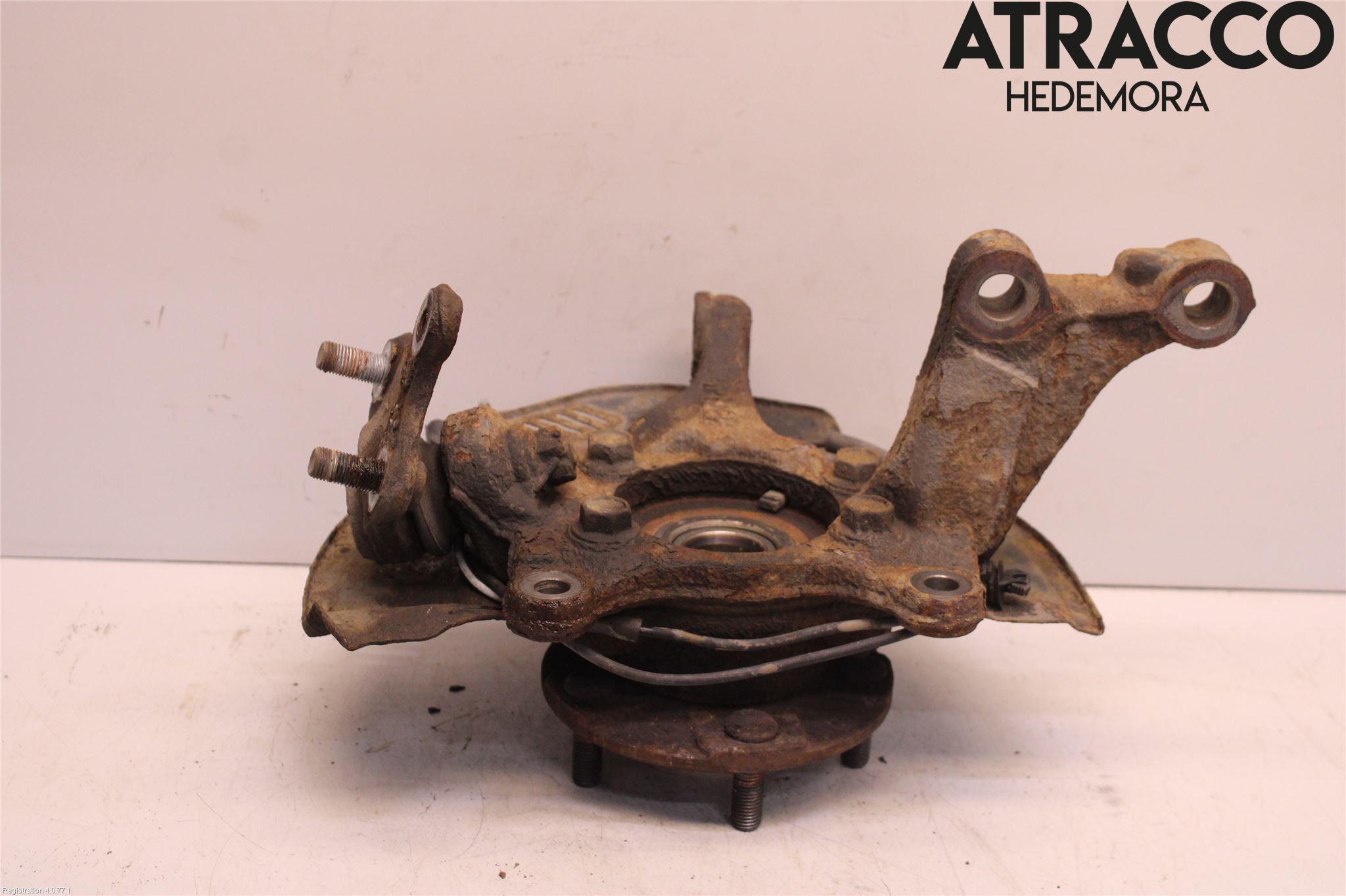 Toyota AURIS 10-12 Spindel Vf