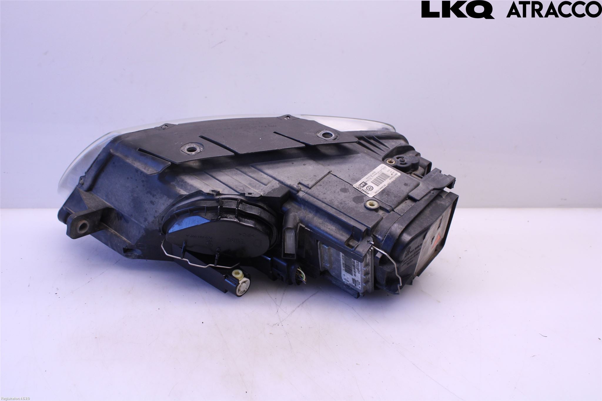 Volkswagen VW PASSAT 05-11 Frontlykt Høyre