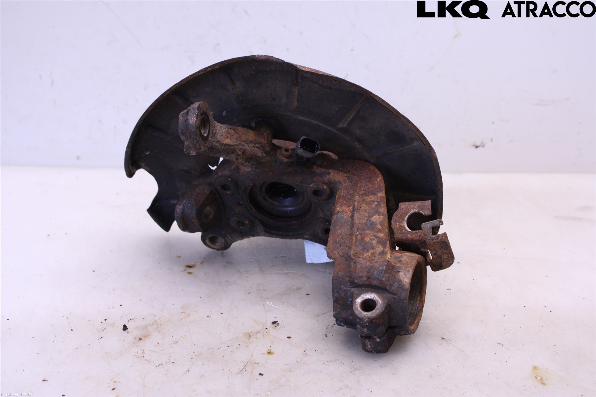 Volkswagen VW CADDY      04-10 Spindel Vf