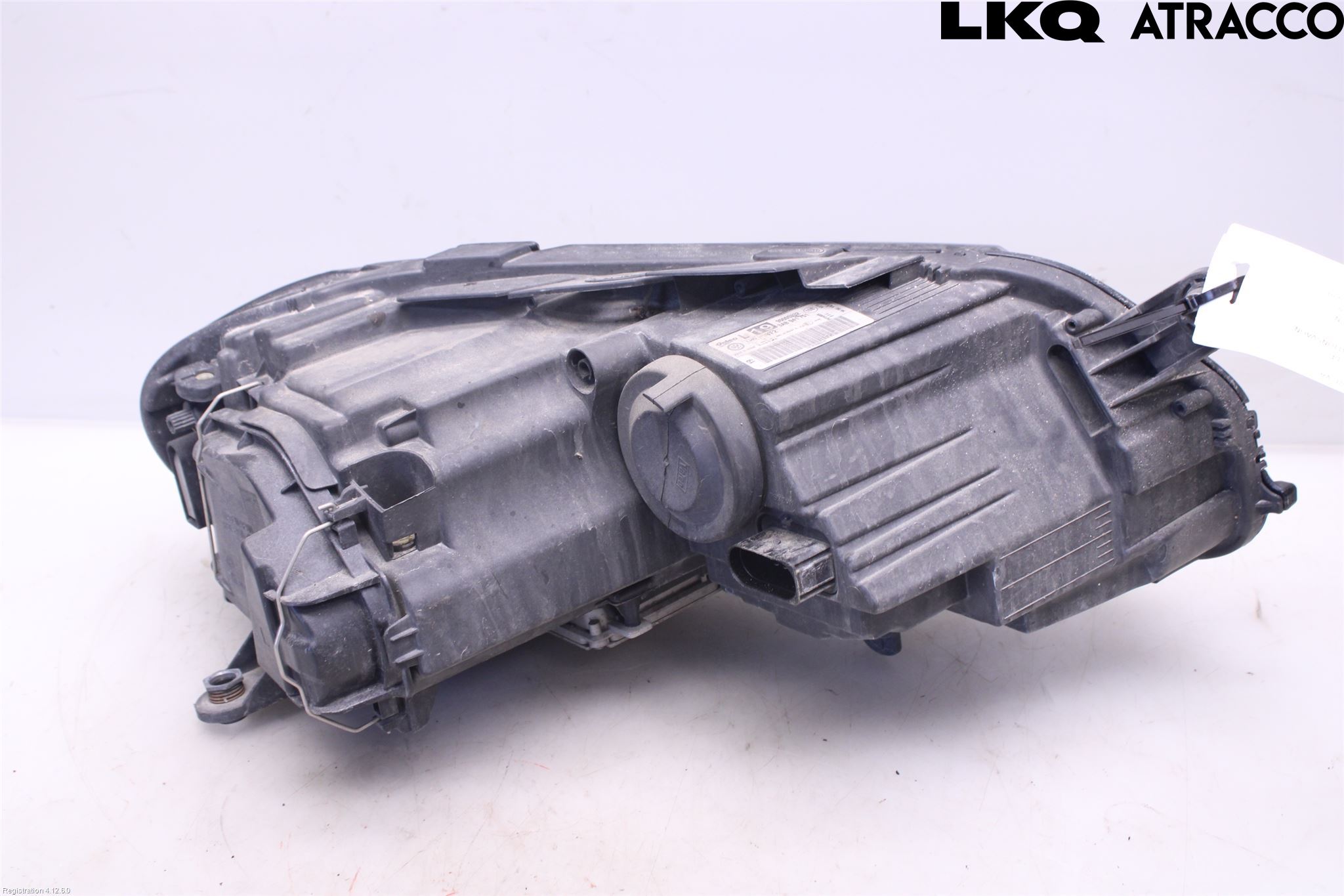 Volkswagen VW PASSAT 11-14 Frontlykt Venstre