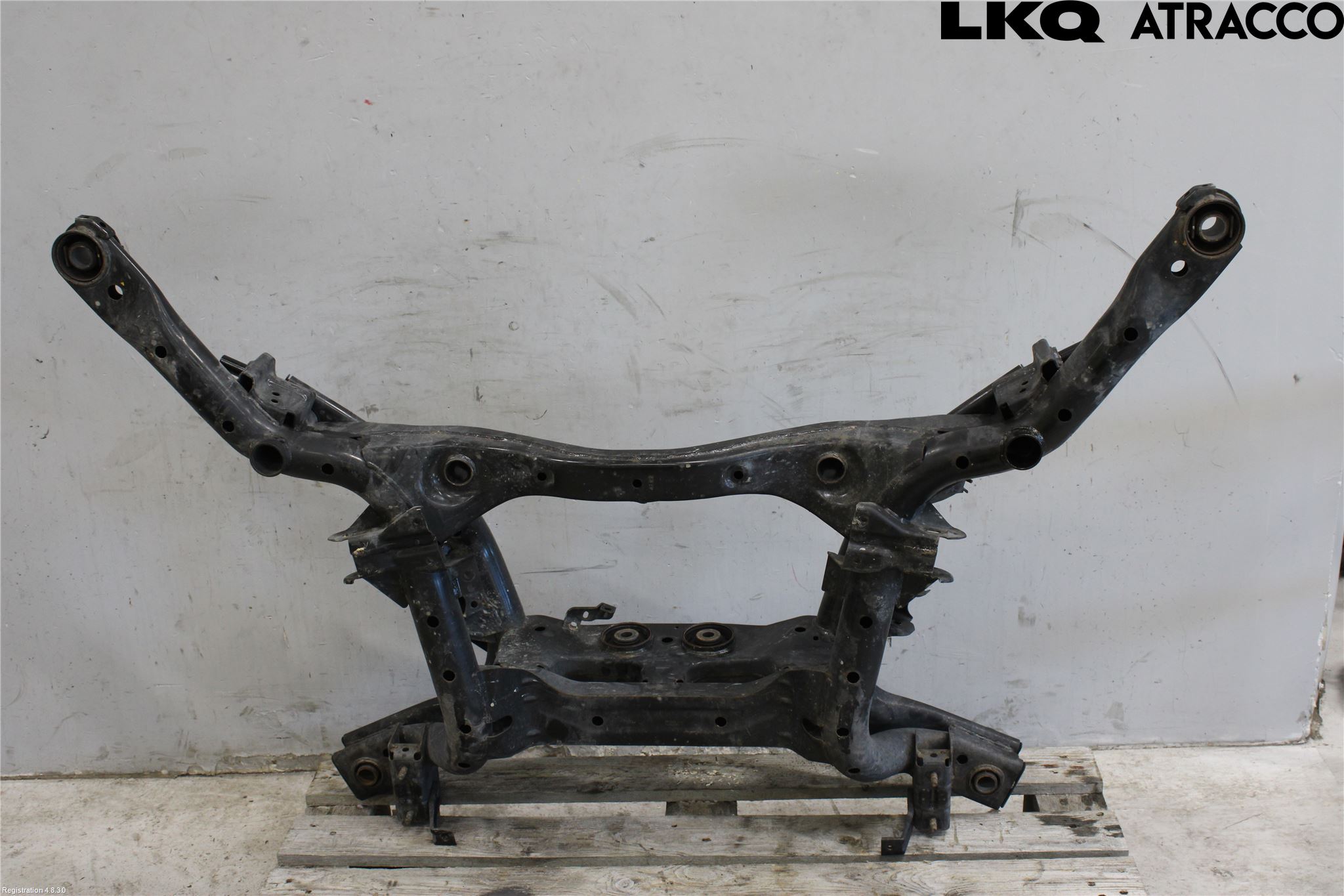 Nissan GT-R Bakaksel Feste Travers-Ramme