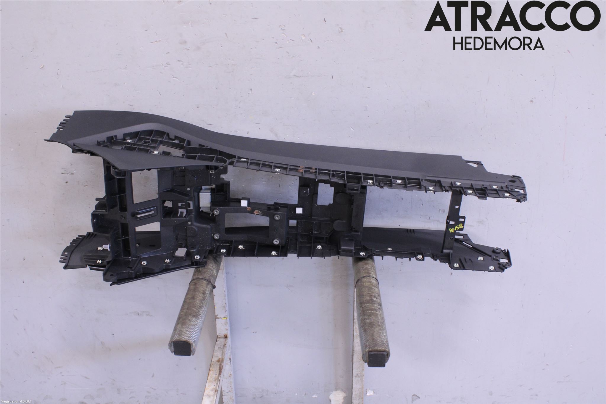 Audi A6 F2/C8 19- Innr Konsoll-Lomme