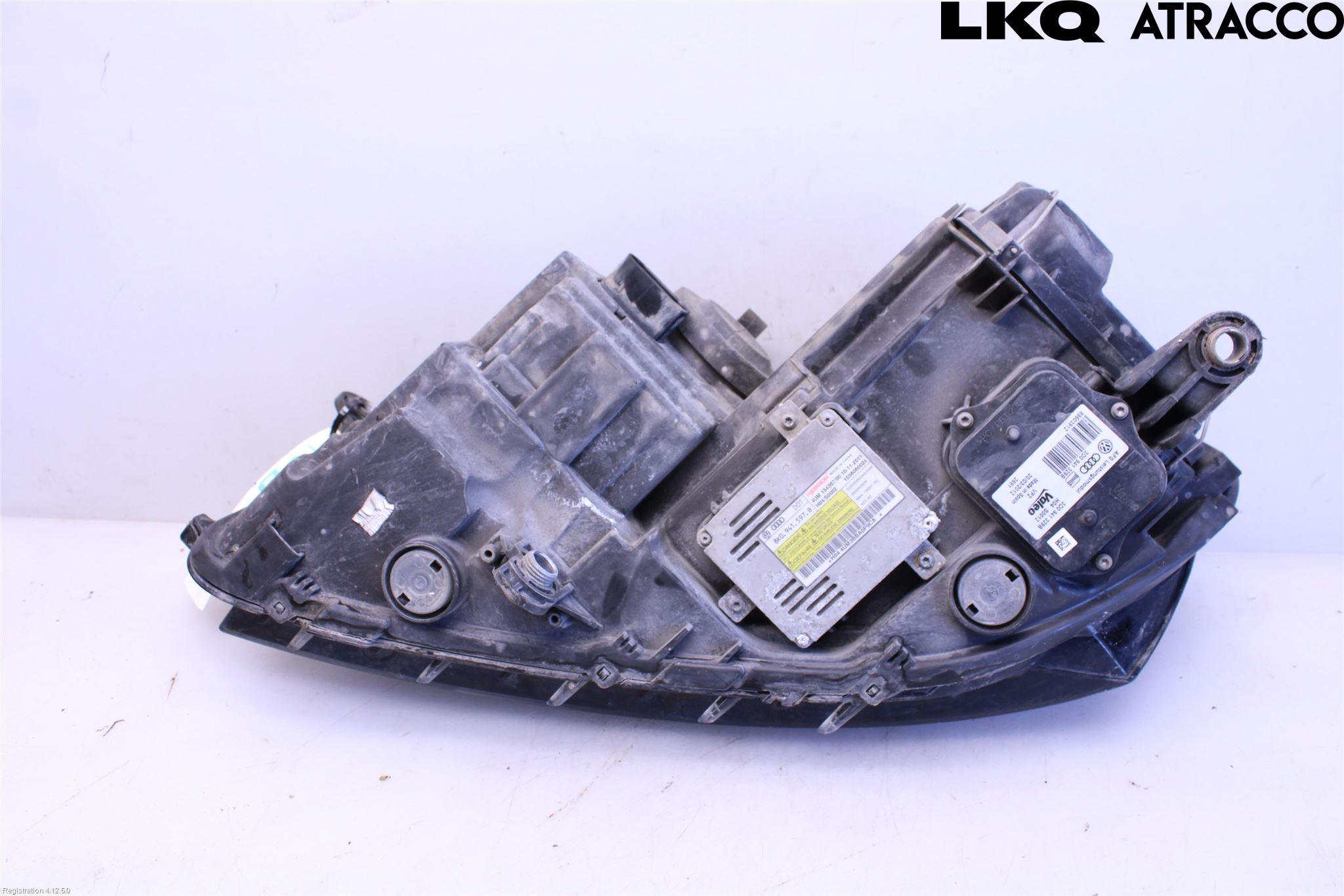 Volkswagen VW PASSAT 11-14 Frontlykt Høyre