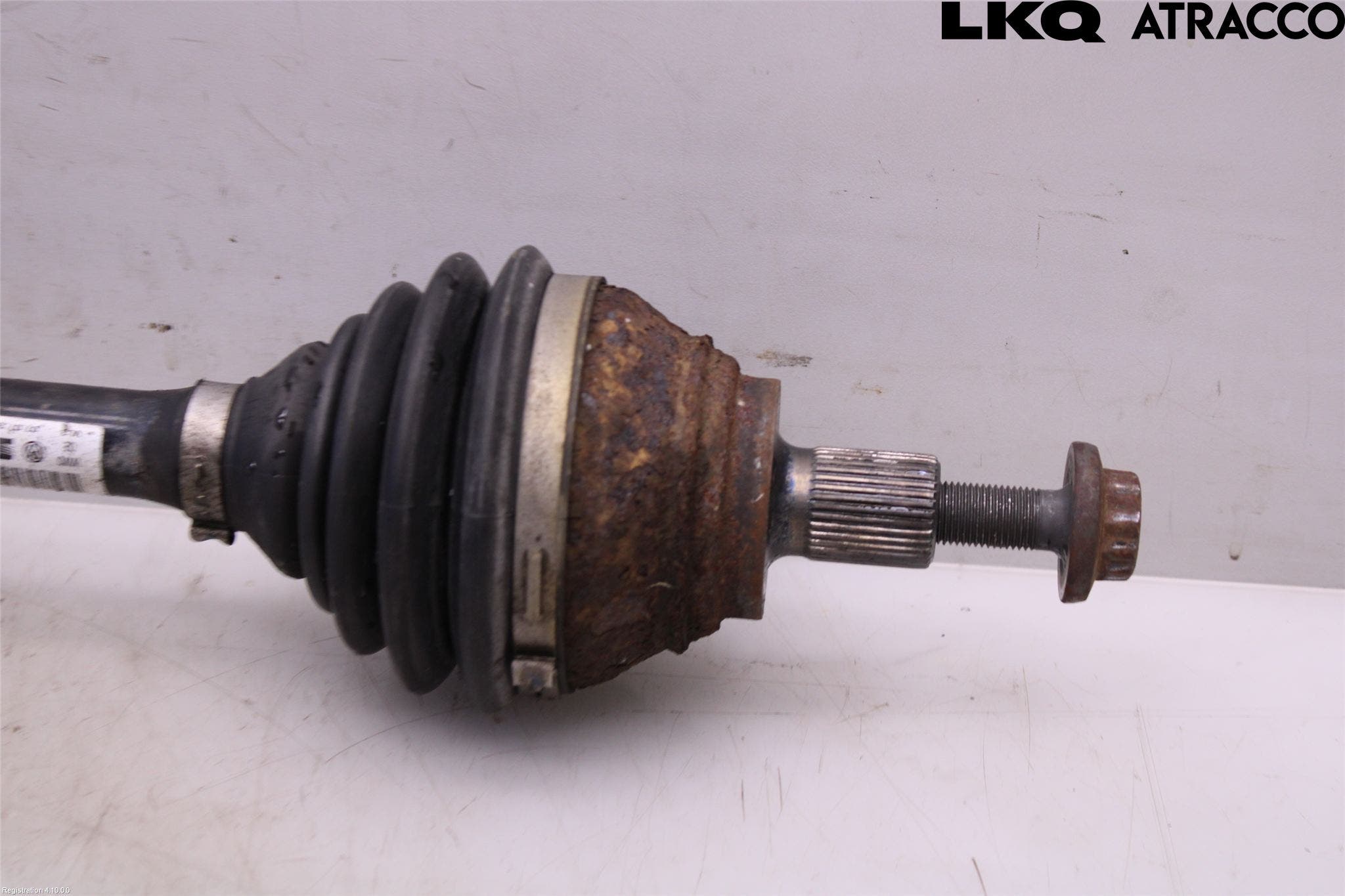 Volkswagen VW PASSAT 11-14 Drivaksel Foran Kompl Venstre