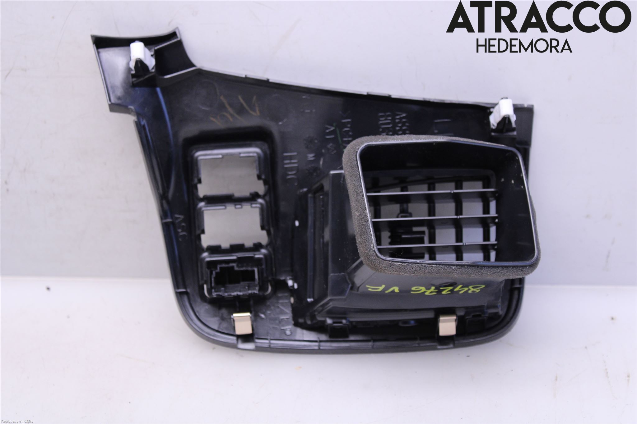Mitsubishi OUTLANDER 13-21 Dashbord Kanal - Dyse