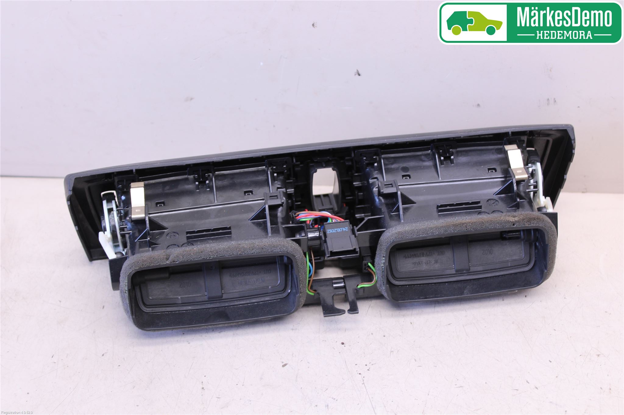 BMW 1 F20/F21 11-19 Dashbord Kanal - Dyse
