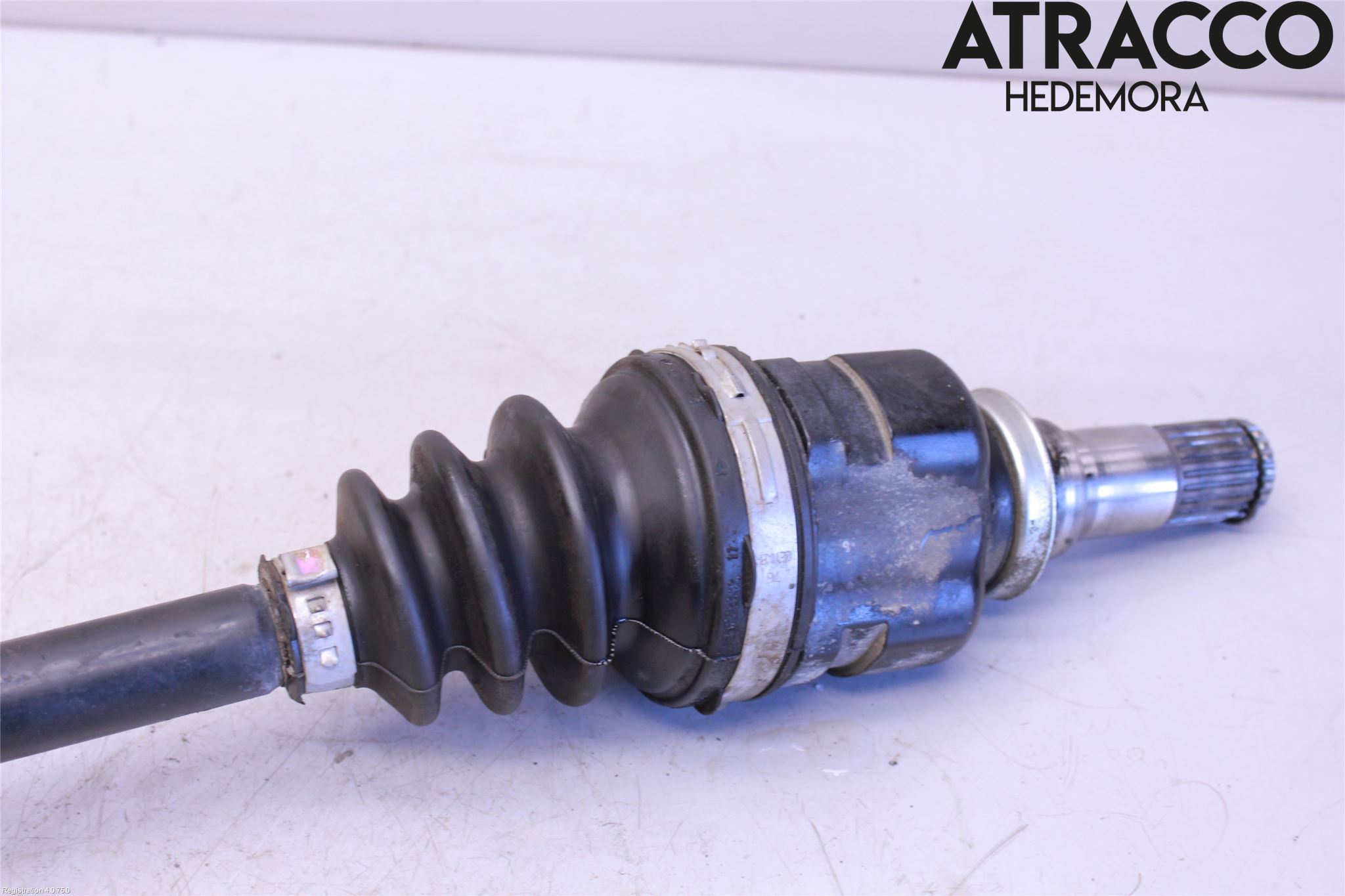 Toyota YARIS XP130 15-20 Drivaksel Foran Kompl Venstre