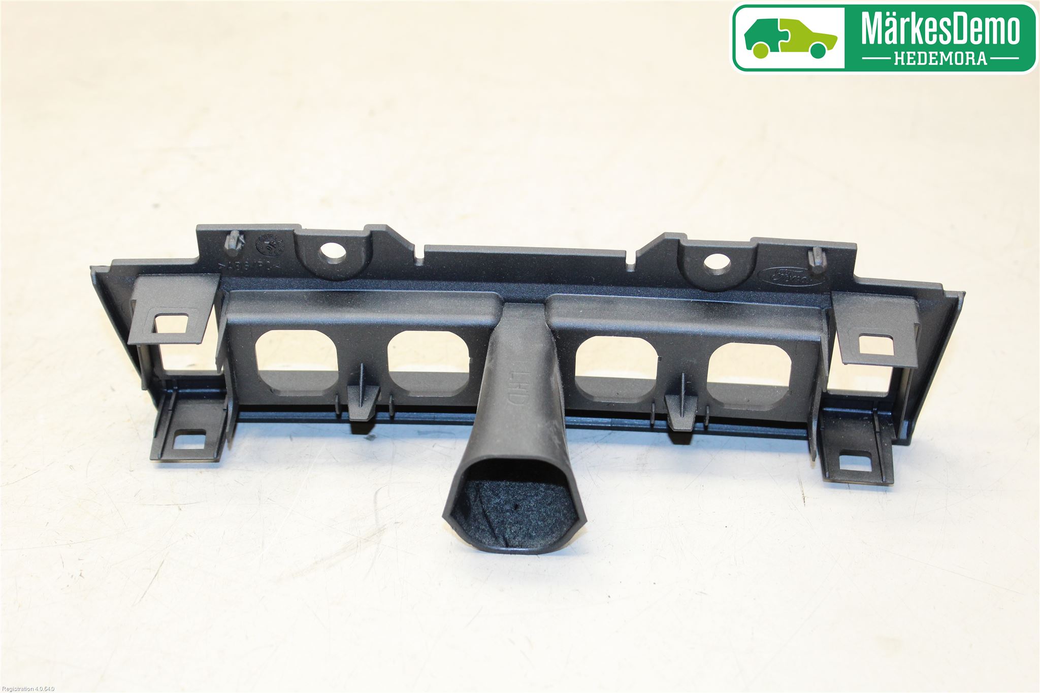 Ford FOCUS     04-07 Instrument Ramme