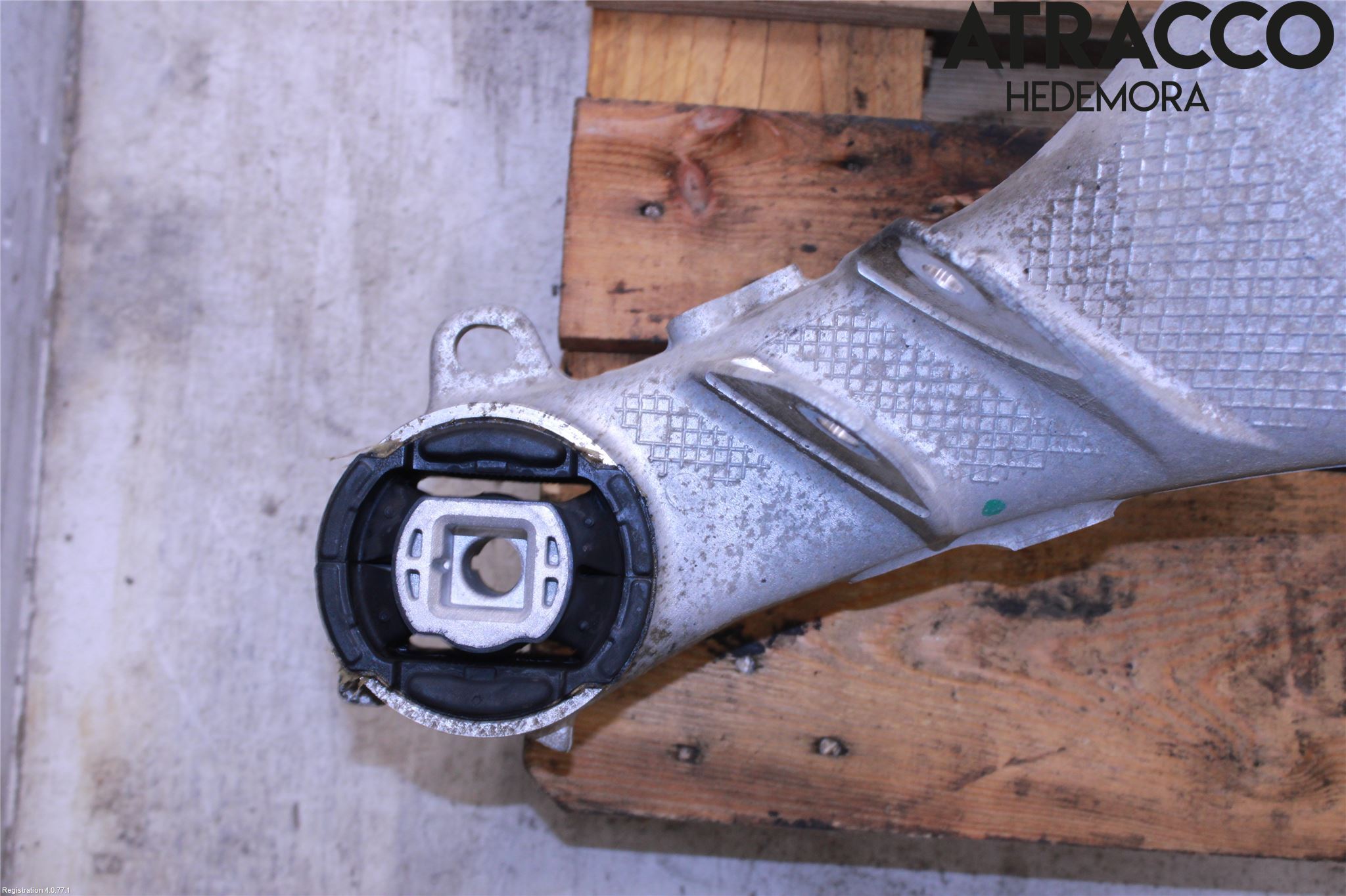 BMW 5 G30/G31/F90 17-23 Bakaksel Feste Travers-Ramme
