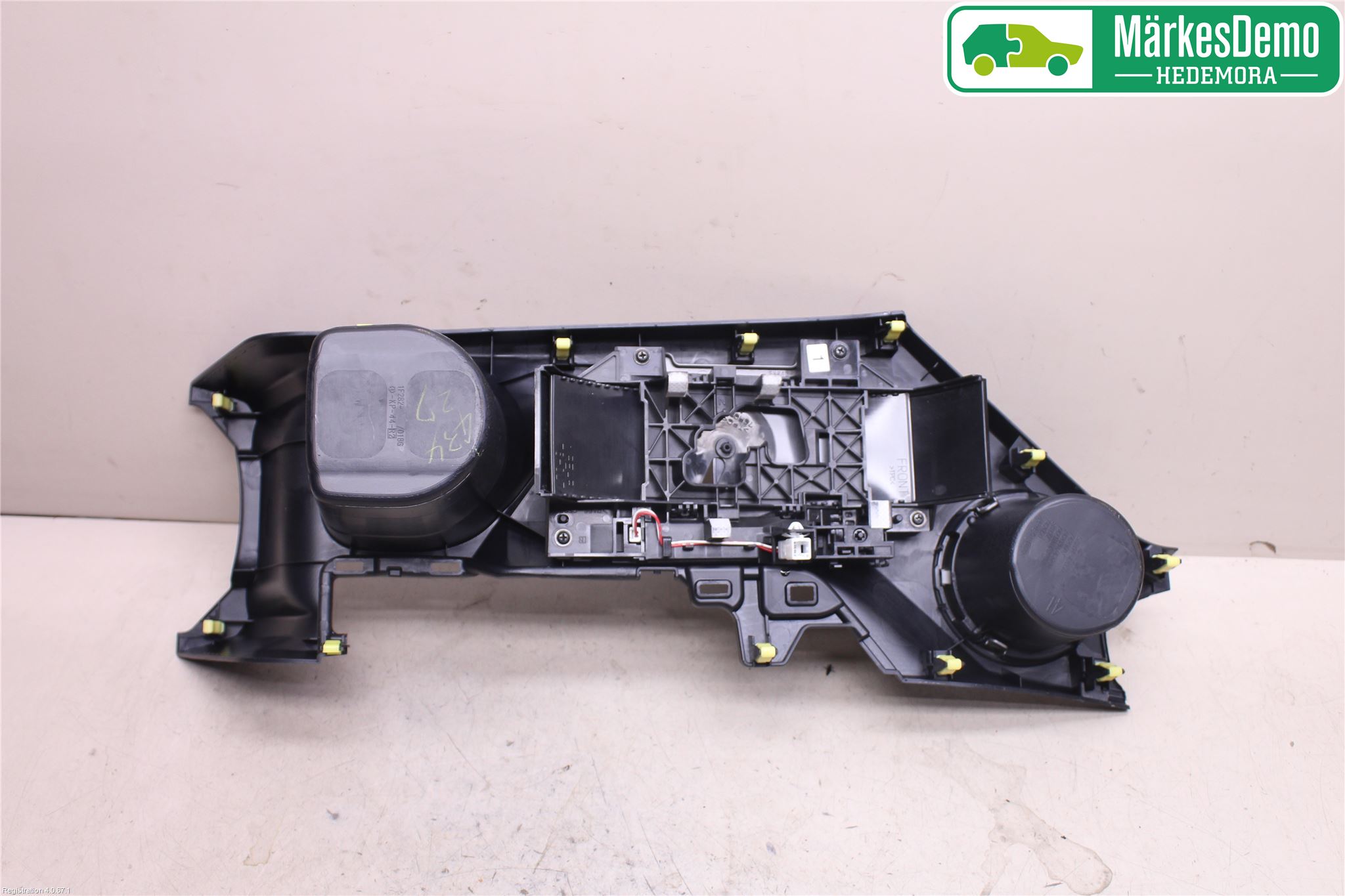 Toyota RAV4 13-18 Innr Koppholder