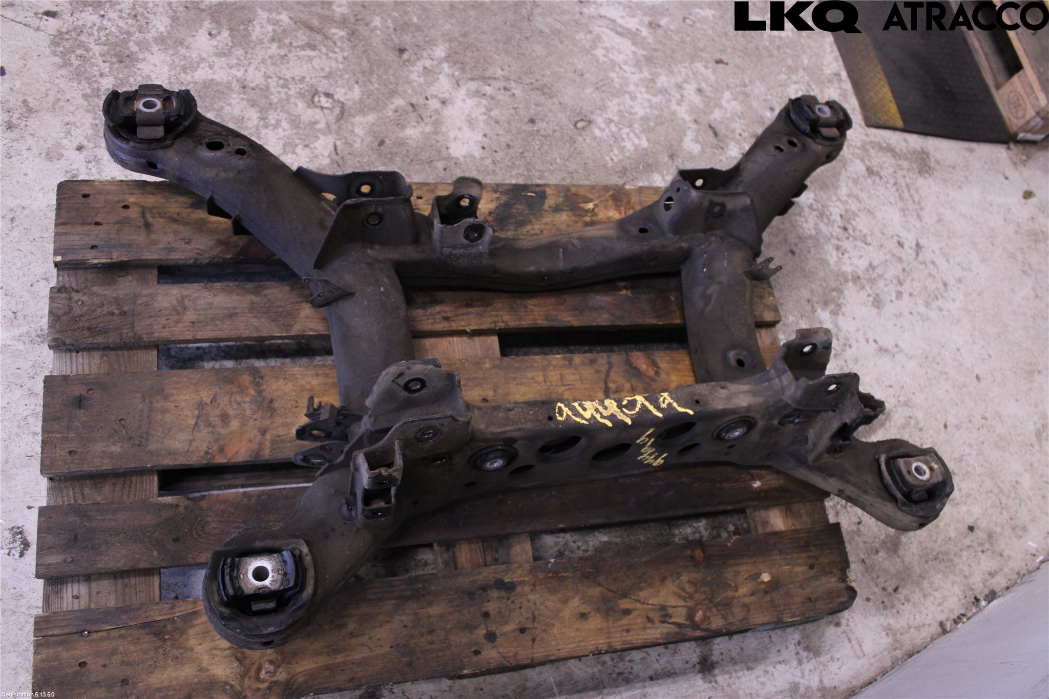Mercedes-Benz MB ML/GLE-KLASS (W166) 12-18 Bakaksel Feste Travers-Ramme