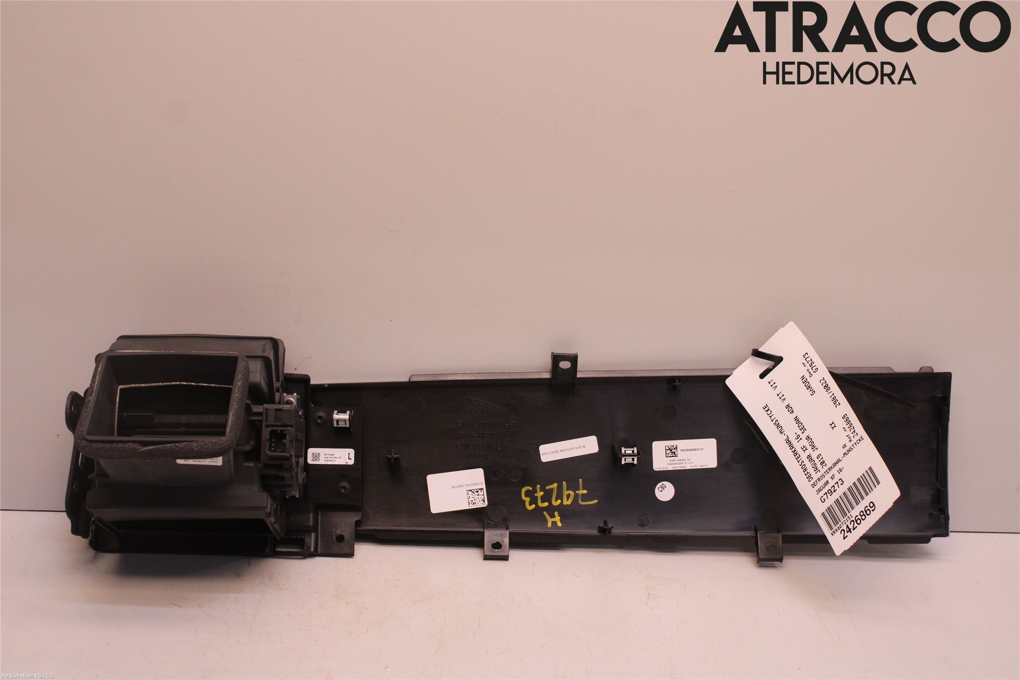 Jaguar XF (X260) 16-24 Dashbord Kanal - Dyse