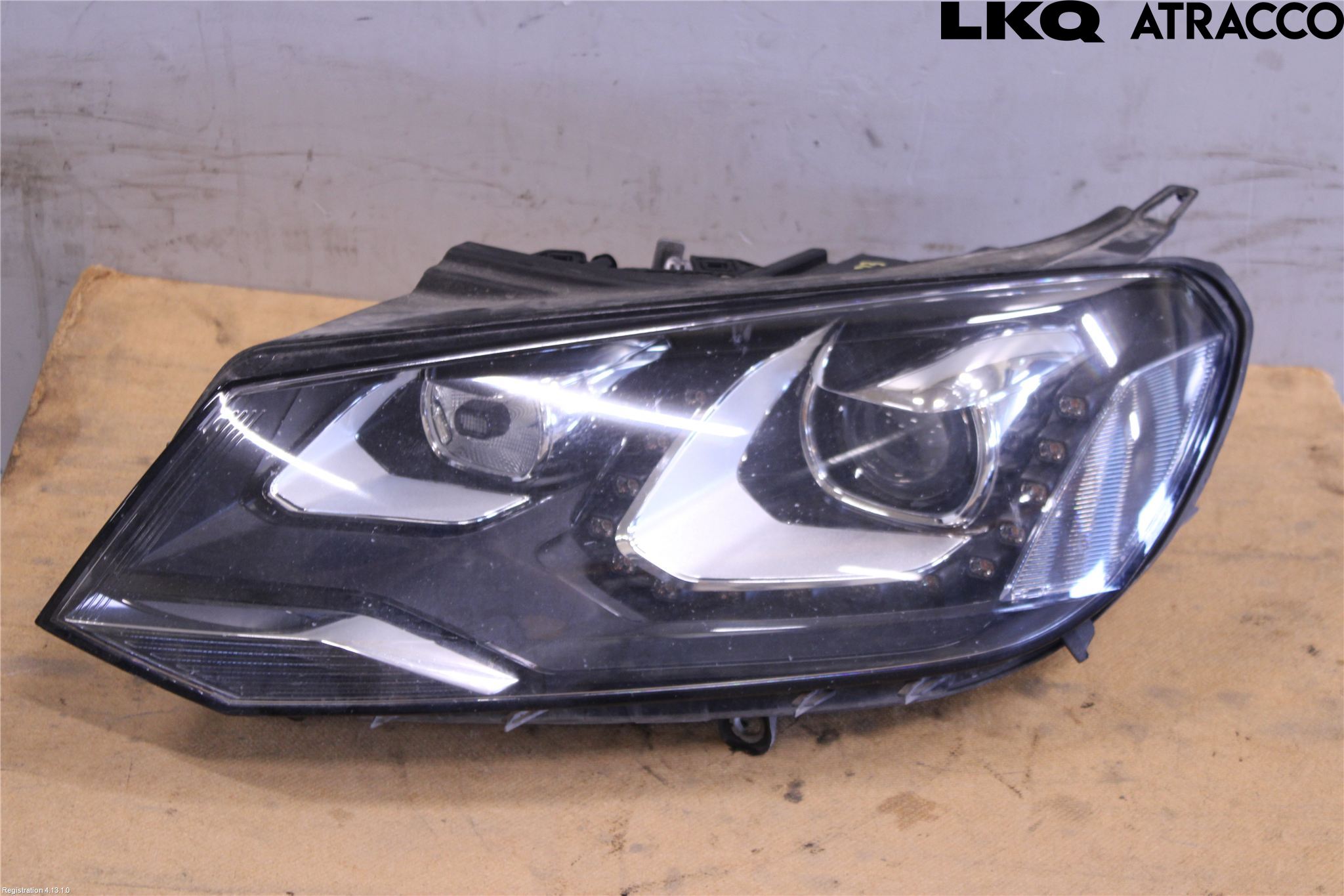Volkswagen VW TOUAREG 7P 11-18 Frontlykt Venstre