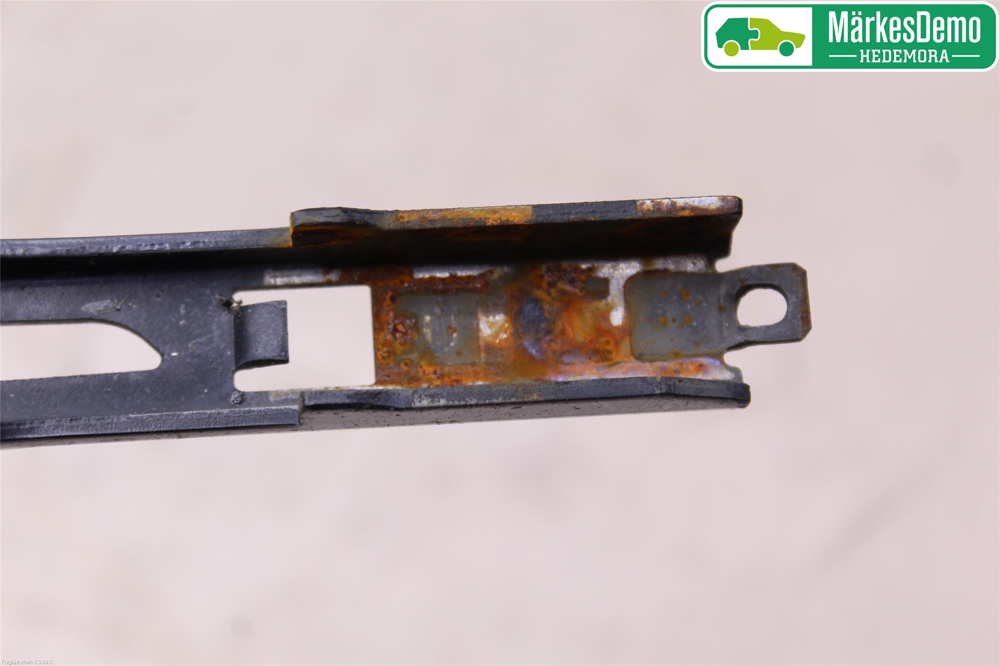 BMW 5 E60/61 Sed/Tou 02-10 Viskerarm-Armer Frontrute