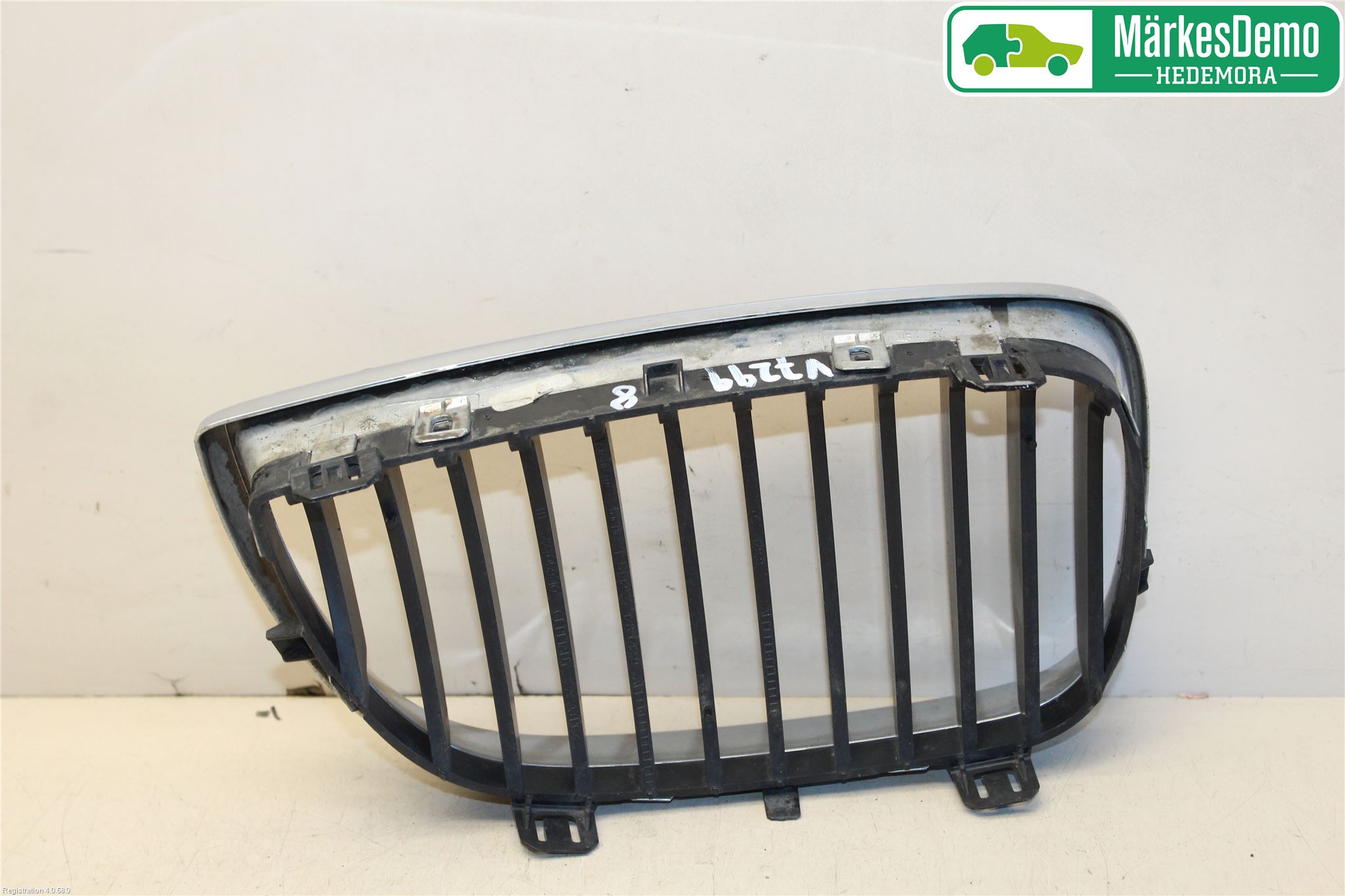 BMW 1 E87/81 5D/3D 03-11 Grilldel Venstre