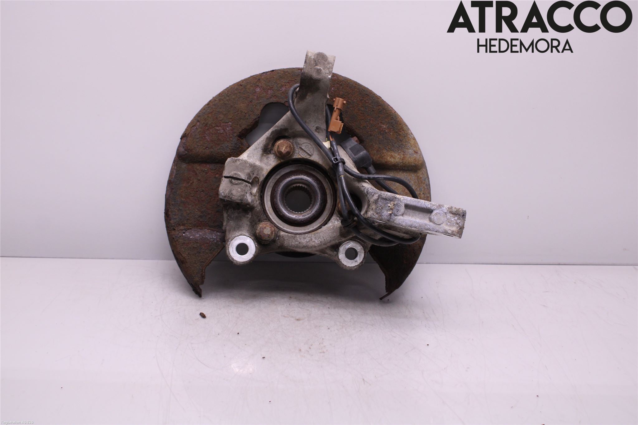 Saab 9-5     06-10 Spindel Vf