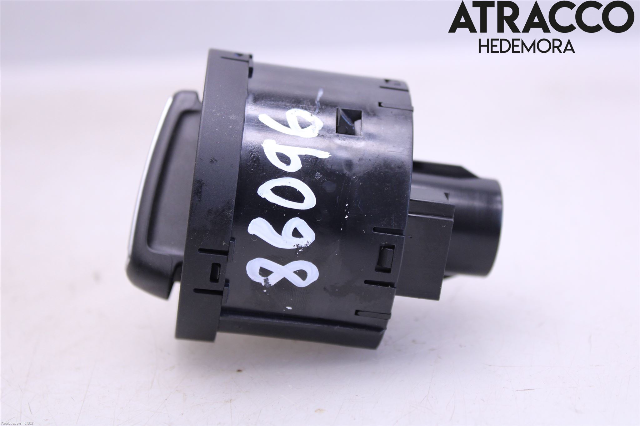 Volkswagen VW POLO 10-17 Bryter Hovedlys