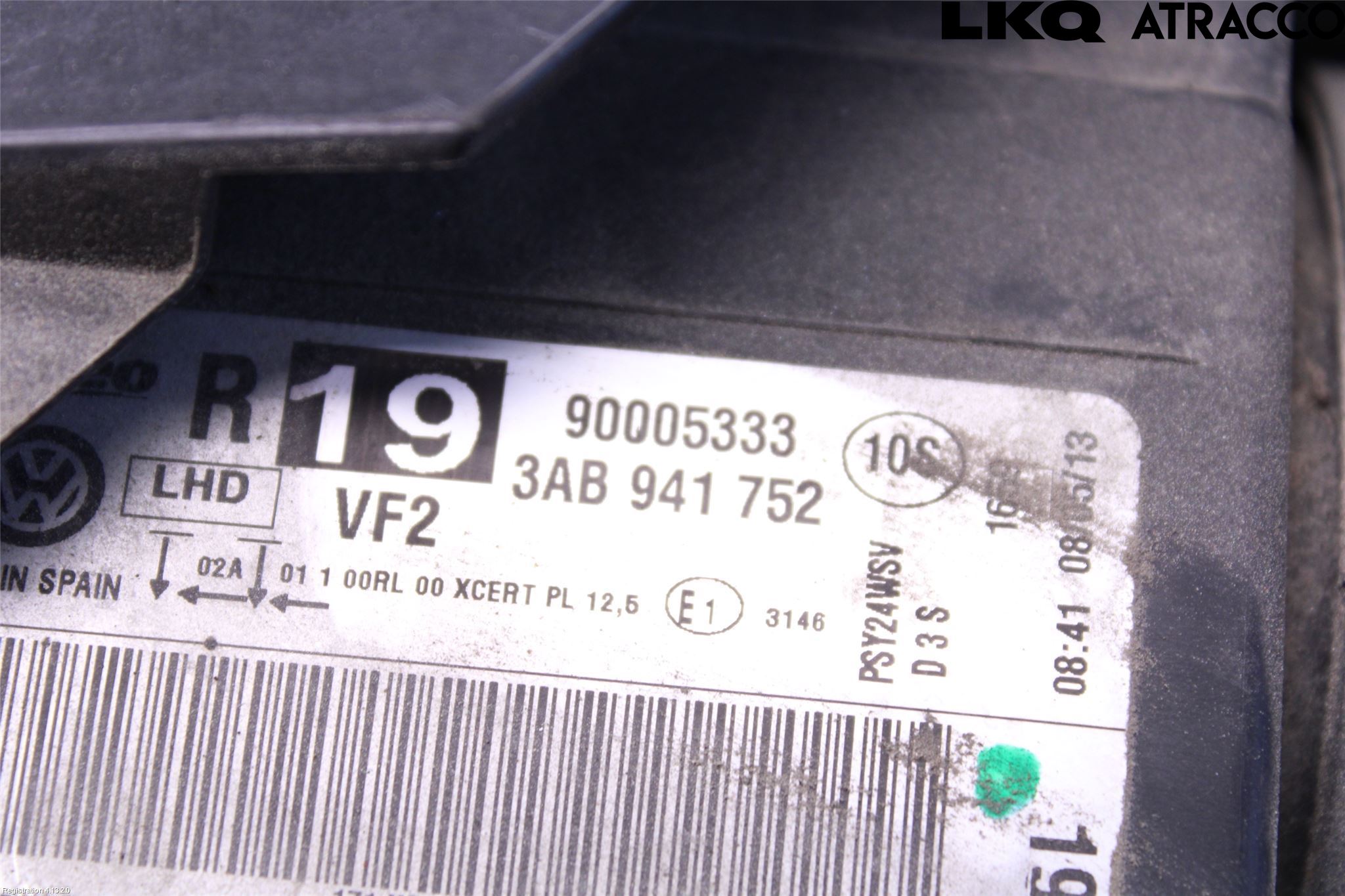 Volkswagen VW PASSAT 11-14 Frontlykt Høyre