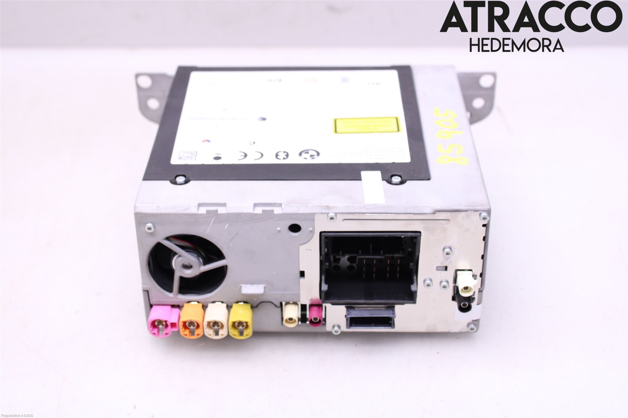 BMW 5 G30/G31/F90 17-23 Stereo Radio Med Cd