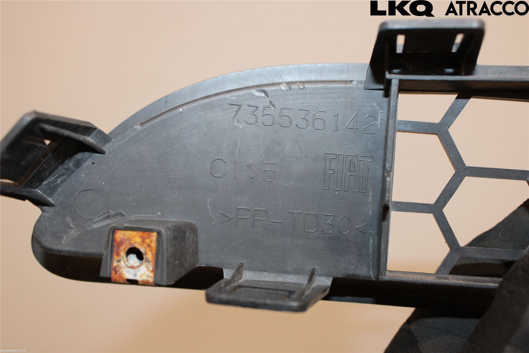 Fiat PUNTO 00-18 Grilldel Midt