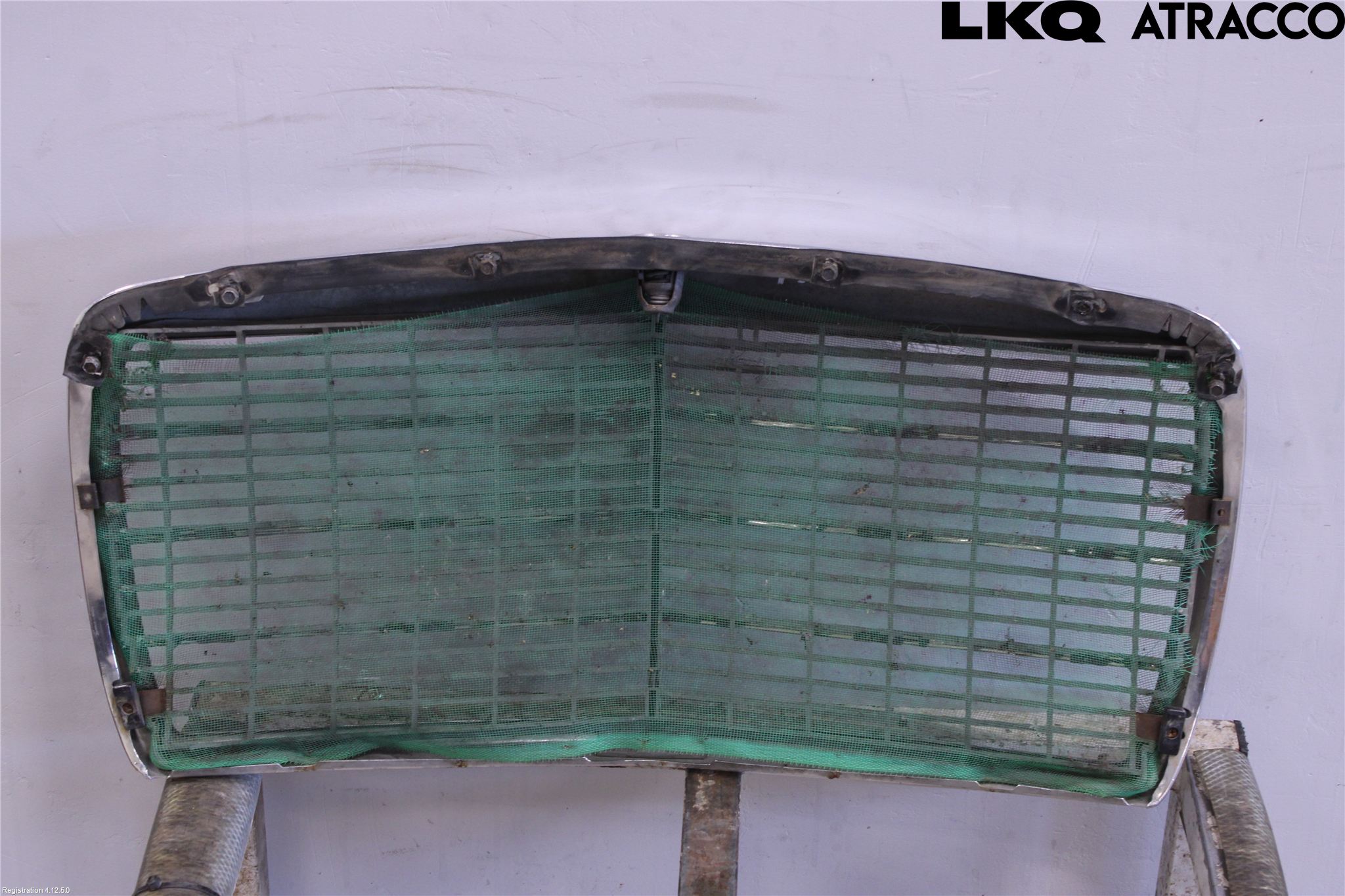 Mercedes-Benz MB 200-300  (W123) 76-86 Grill Komplett
