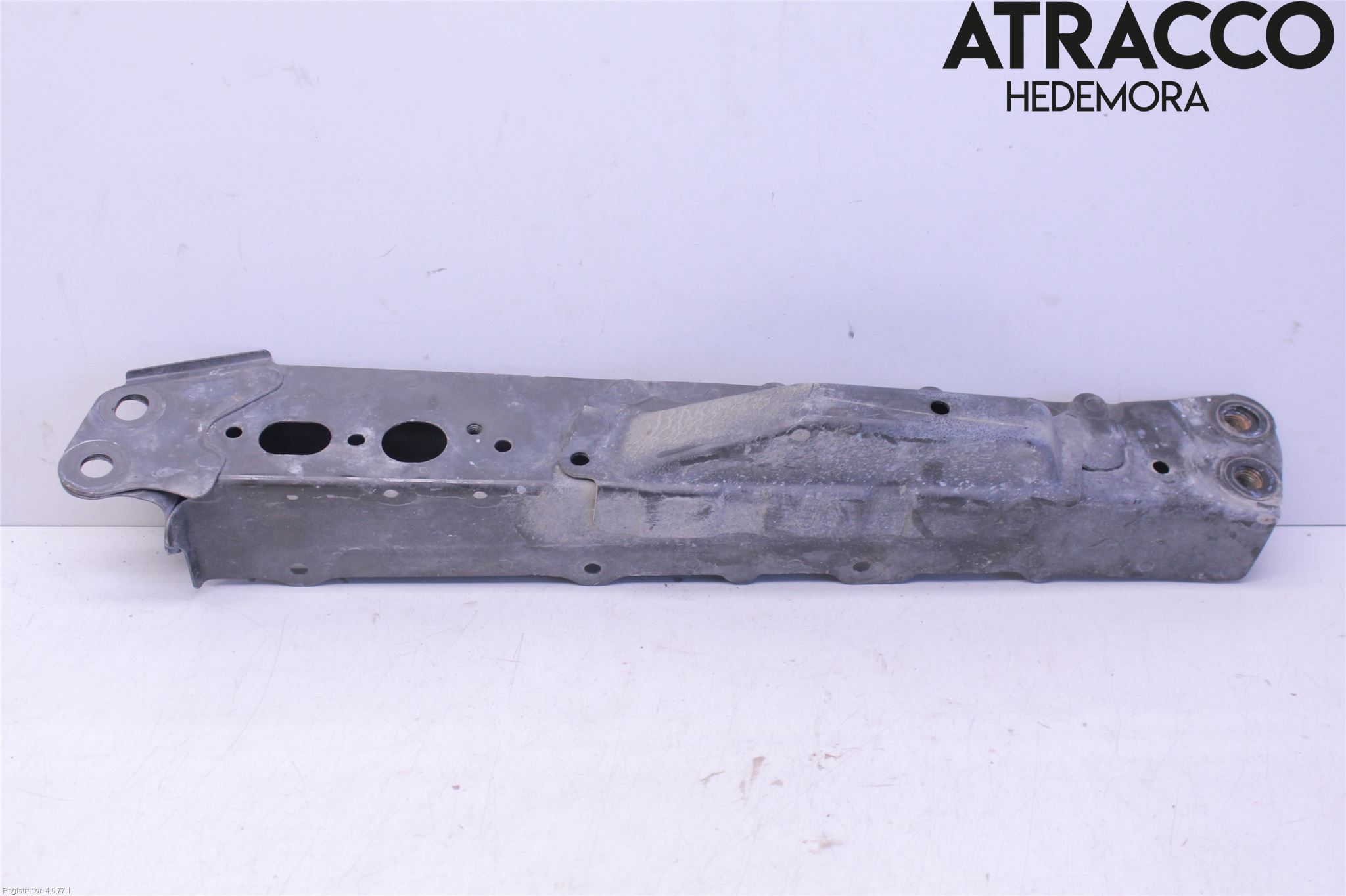 Toyota AVENSIS 16-18 Motorbjelke (Langs Gående )