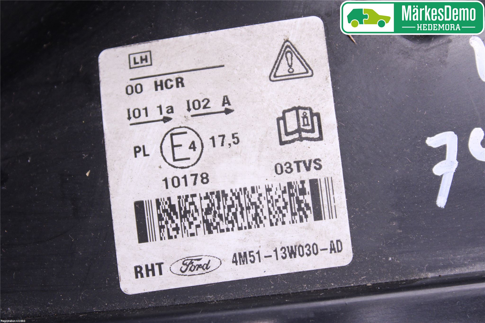 Ford FOCUS     04-07 Frontlykt Venstre