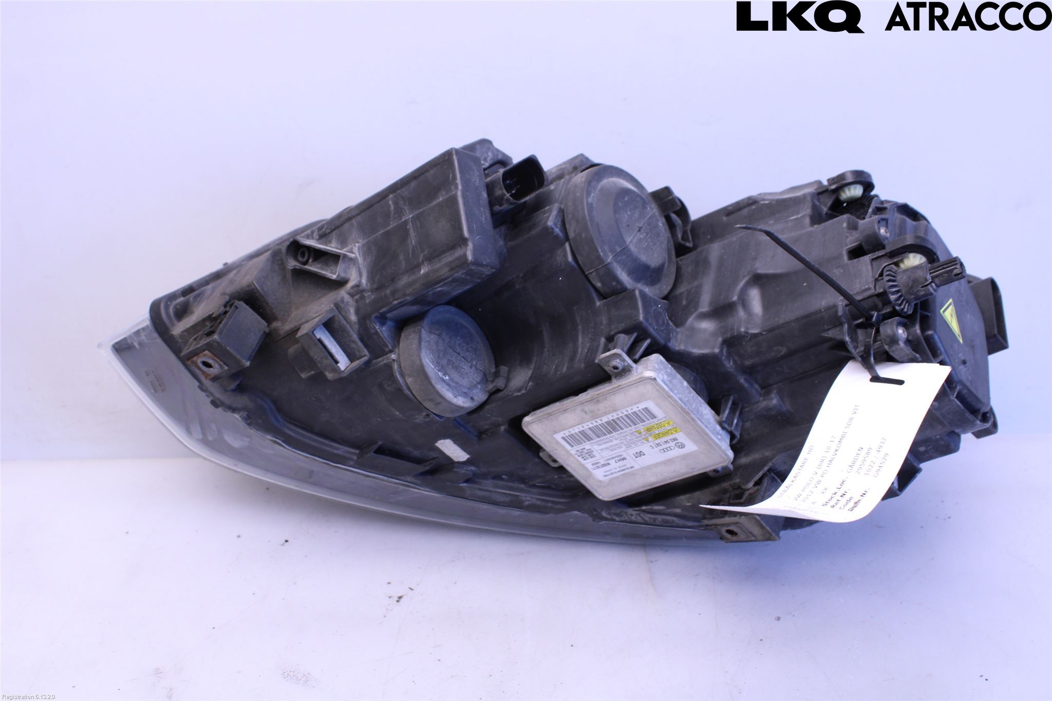 Volkswagen VW POLO 10-17 Frontlykt Høyre
