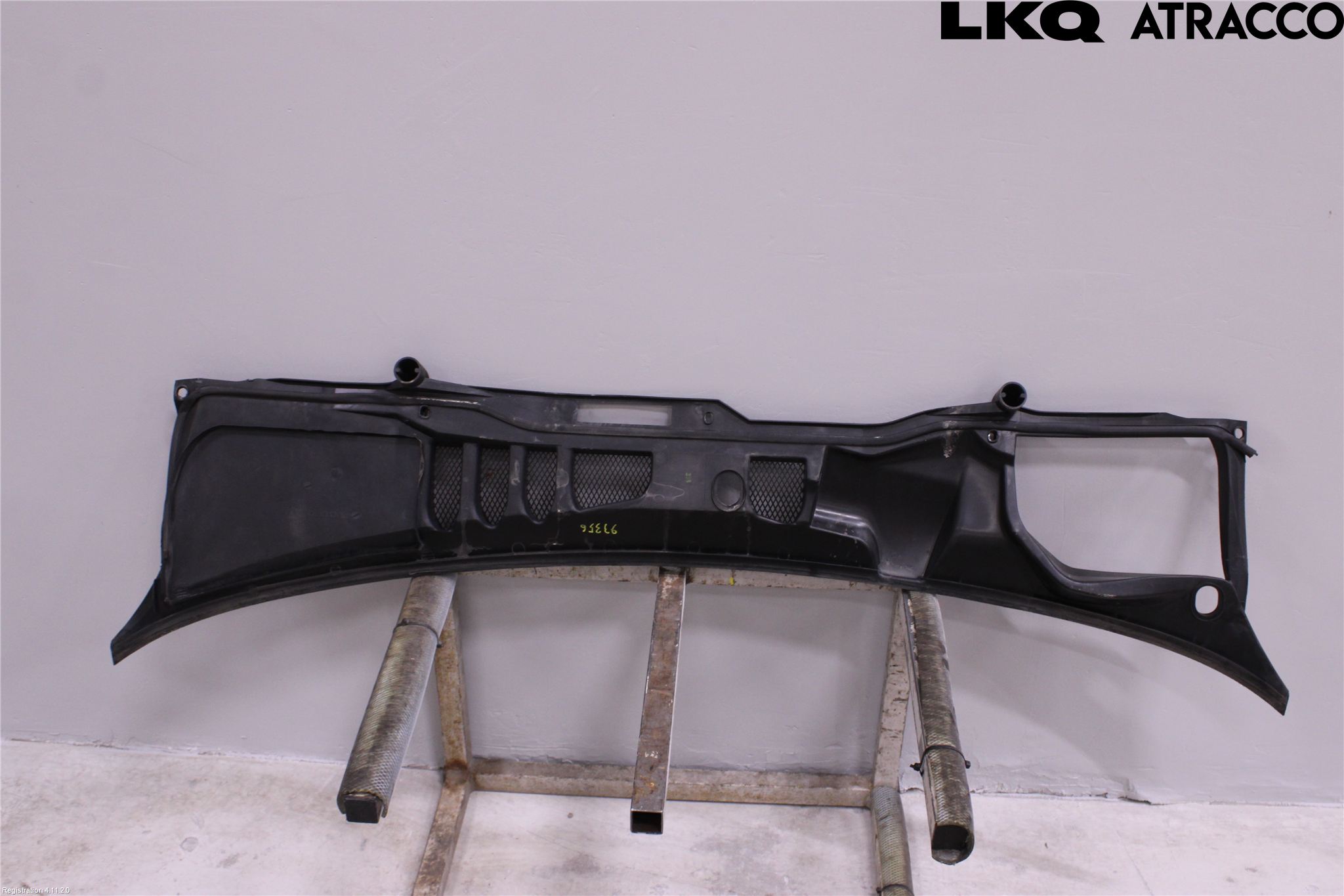 Volvo S70/V70/XC  97-00 Visker Deksel-Grill-Under Frr