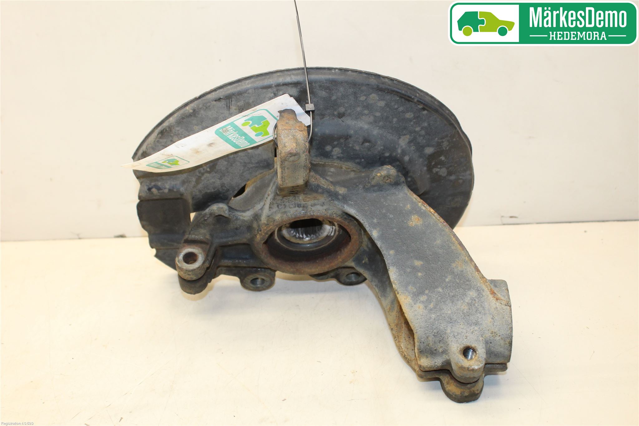 Ford FOCUS 11-14 Spindel Vf