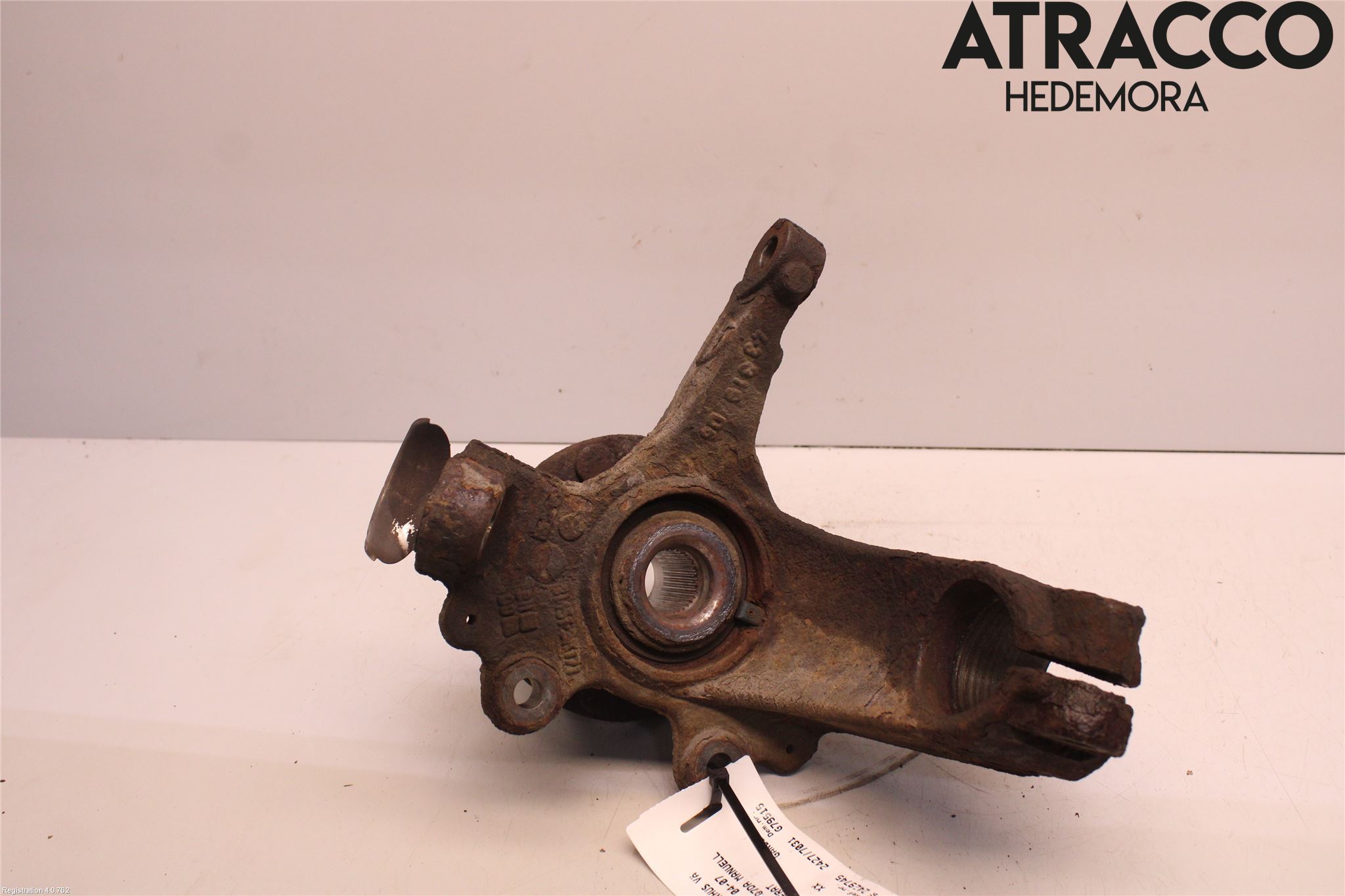Ford FOCUS     04-07 Spindel Vf
