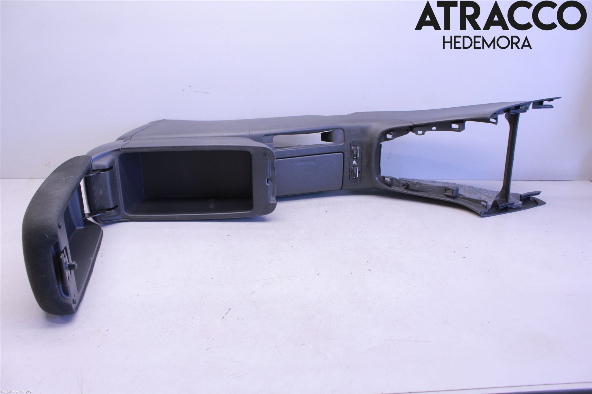 Toyota AVENSIS 03-06 Innr Konsoll-Lomme