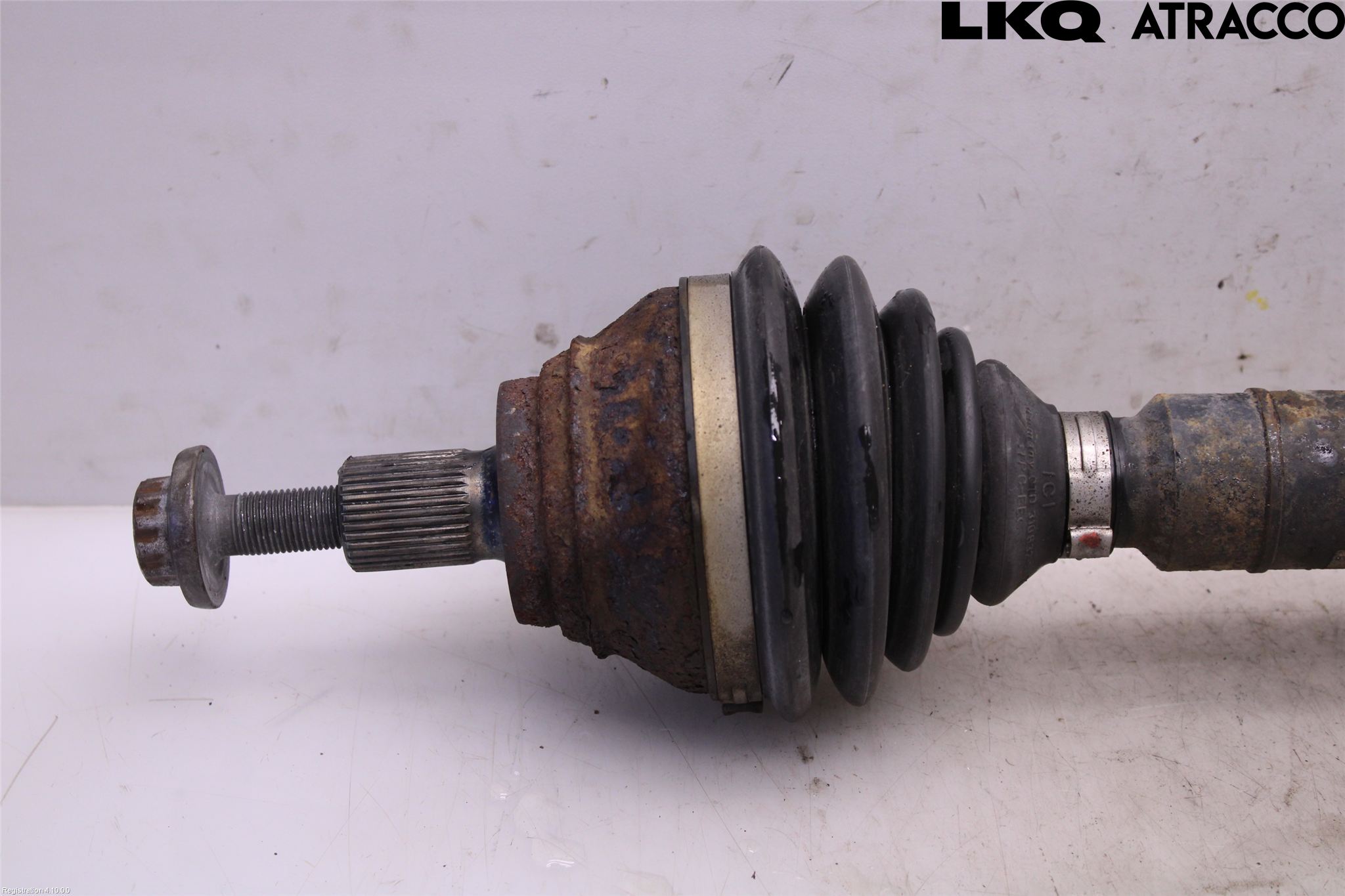Volkswagen VW PASSAT 11-14 Drivaksel Foran Kompl Høyre