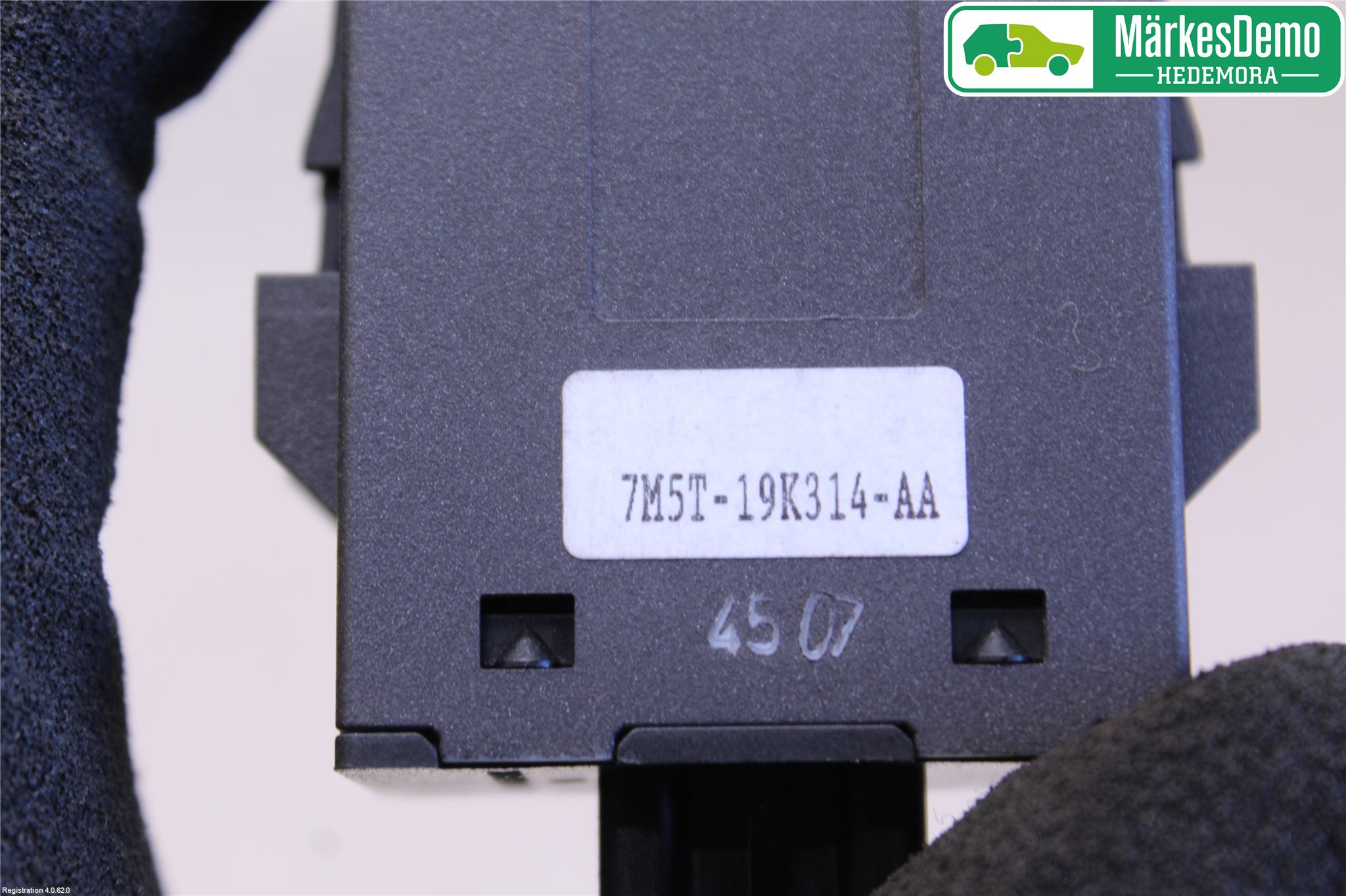 Ford FOCUS     04-07 Bryter Varmesete