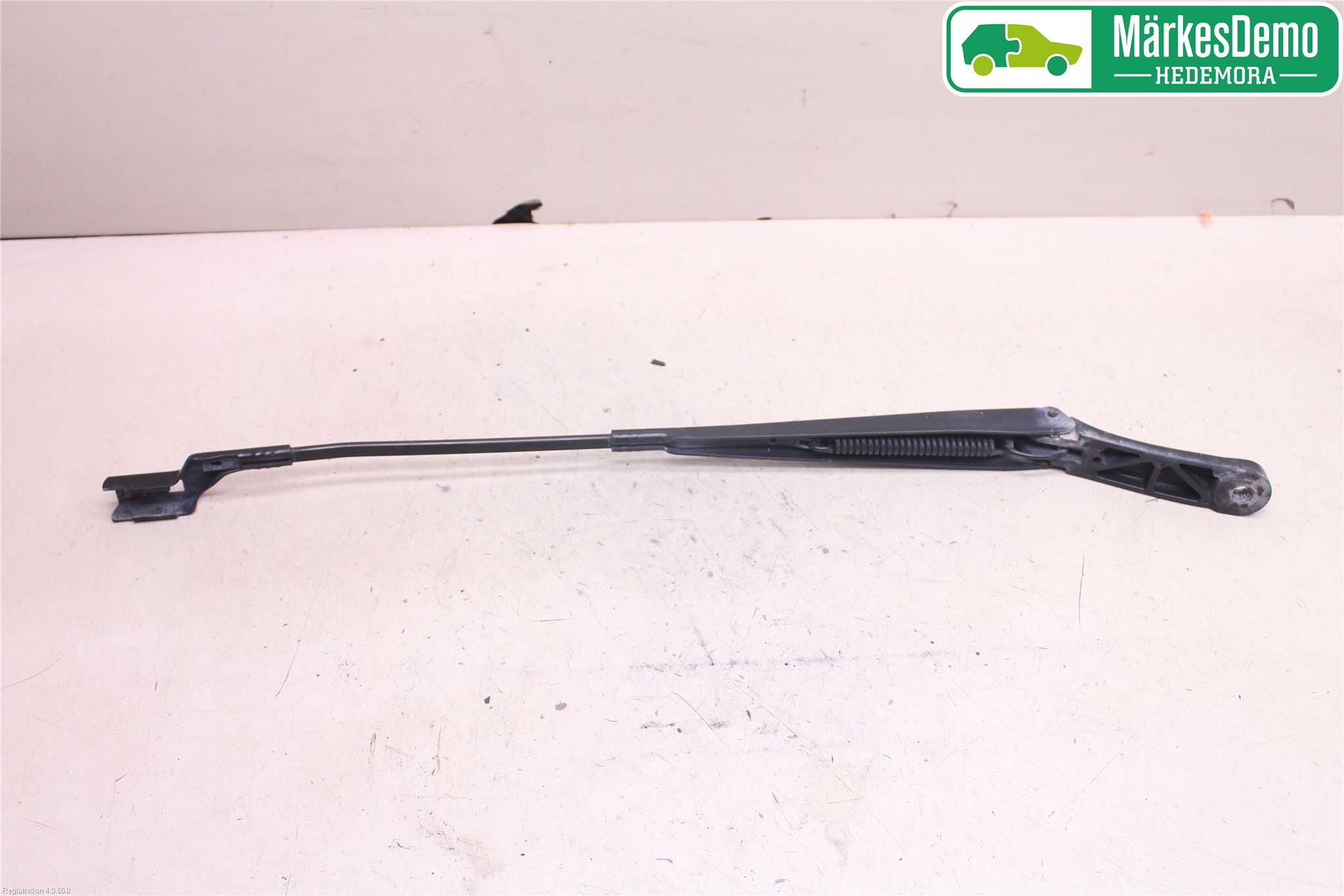 Volkswagen VW CADDY      04-10 Viskerarm-Armer Frontrute
