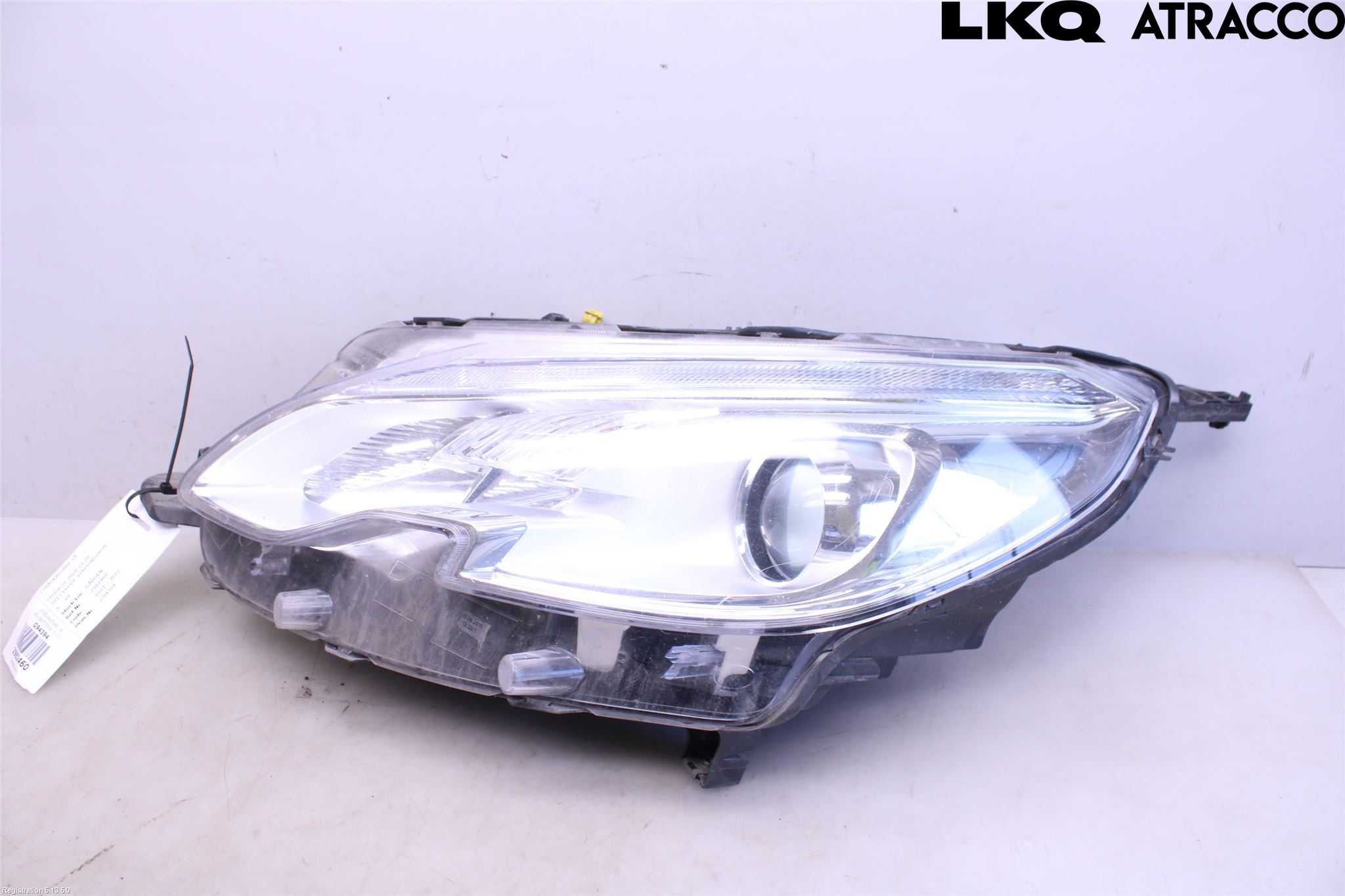 Peugeot 2008 13-20 Frontlykt Venstre